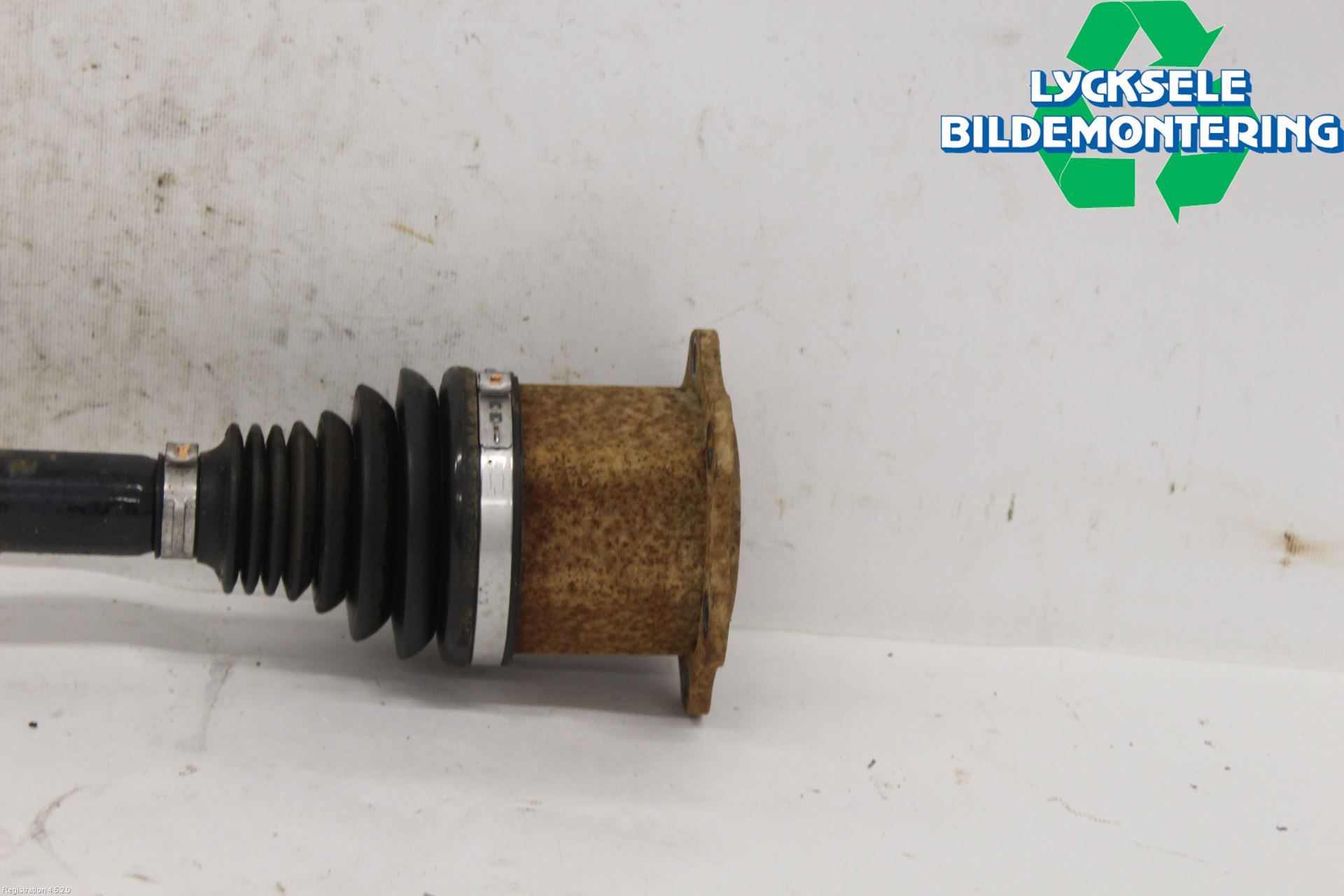 Audi Q5 09-16 Drivaxel Fram Vänster