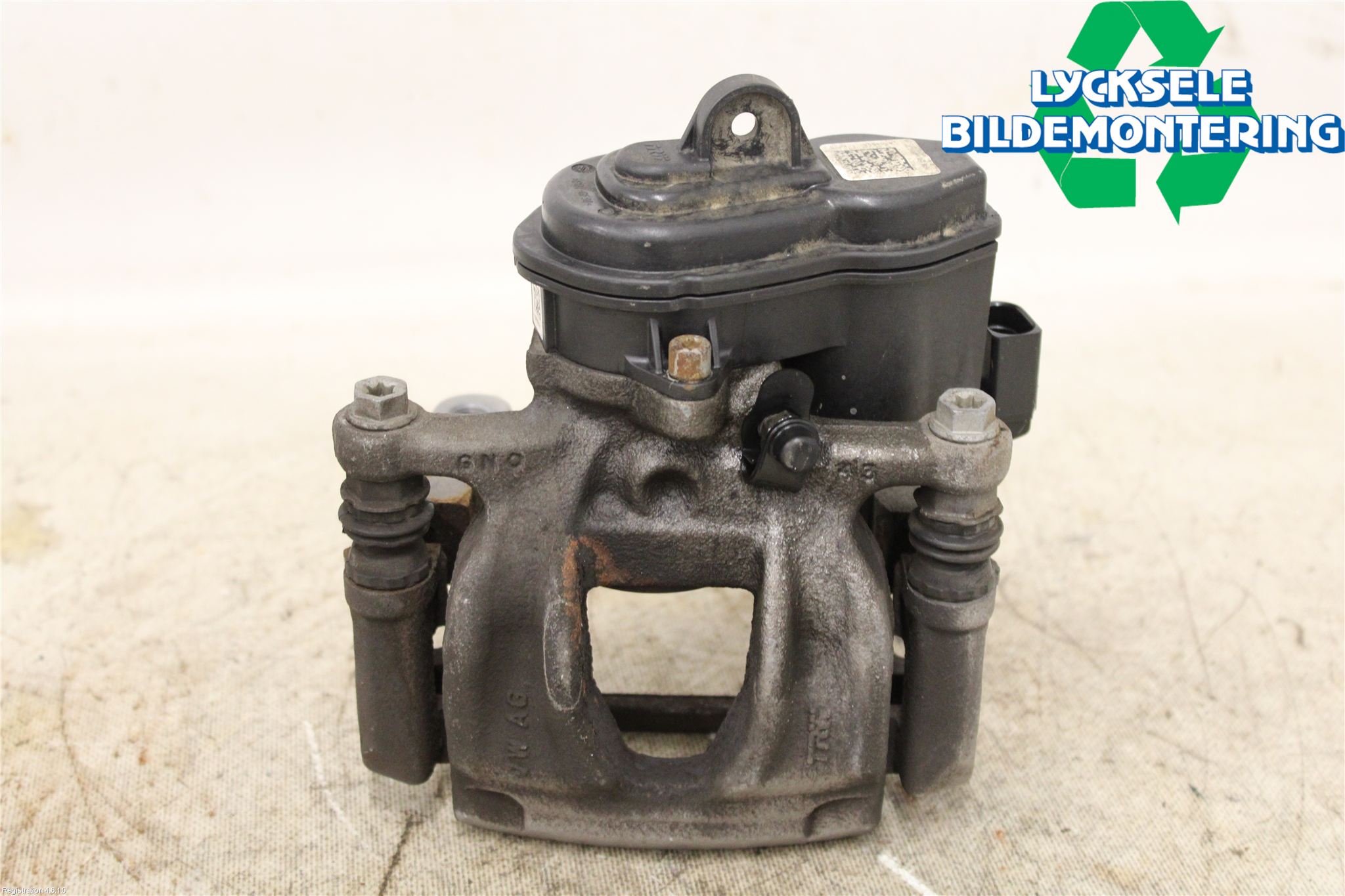 Audi A6 F2/C8 19- Bromsok Bak Vänster