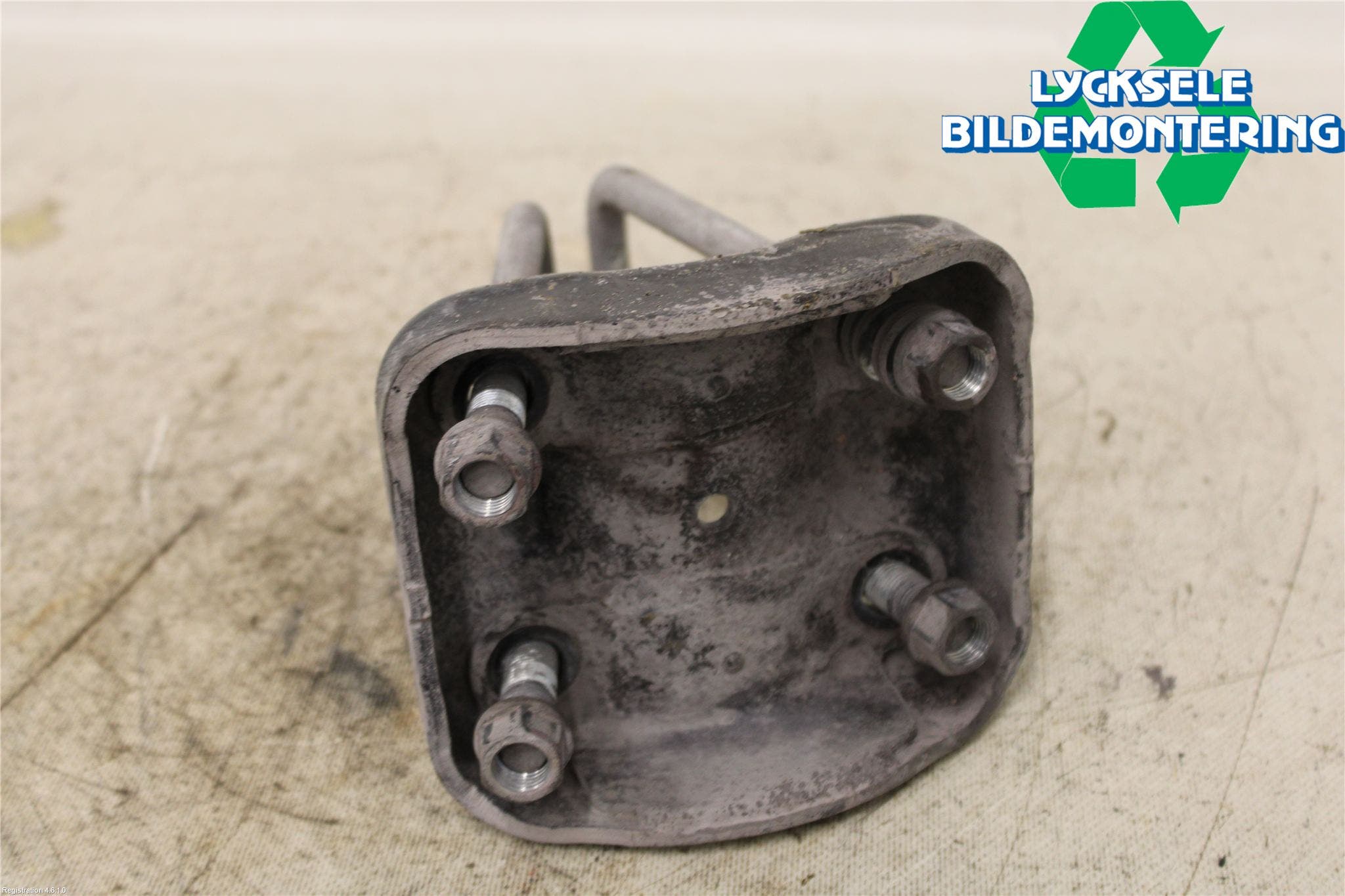 Toyota HILUX 16- Bladfjäderhänke Bak