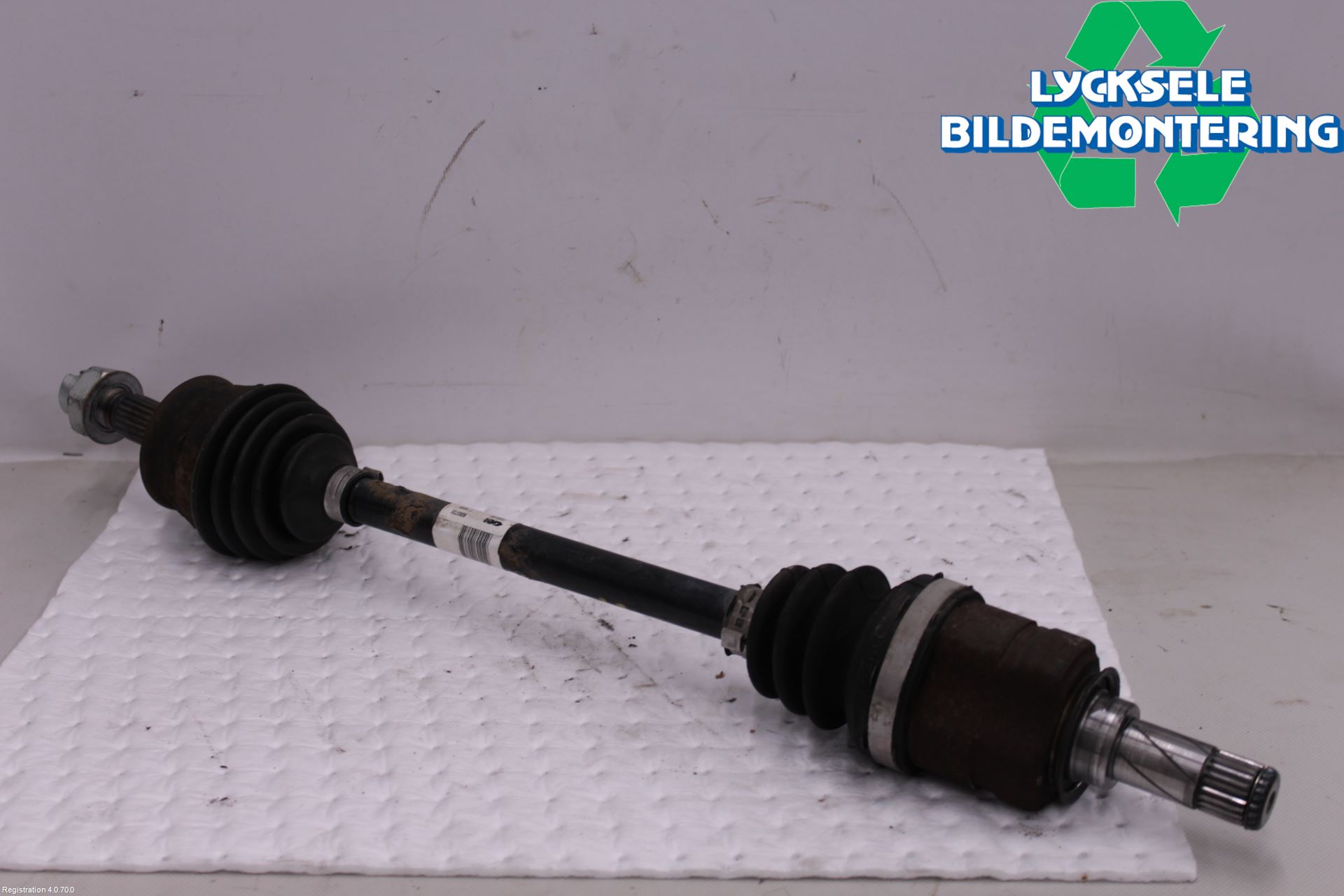 Opel CORSA D 07-14 Drivaxel Fram Vänster