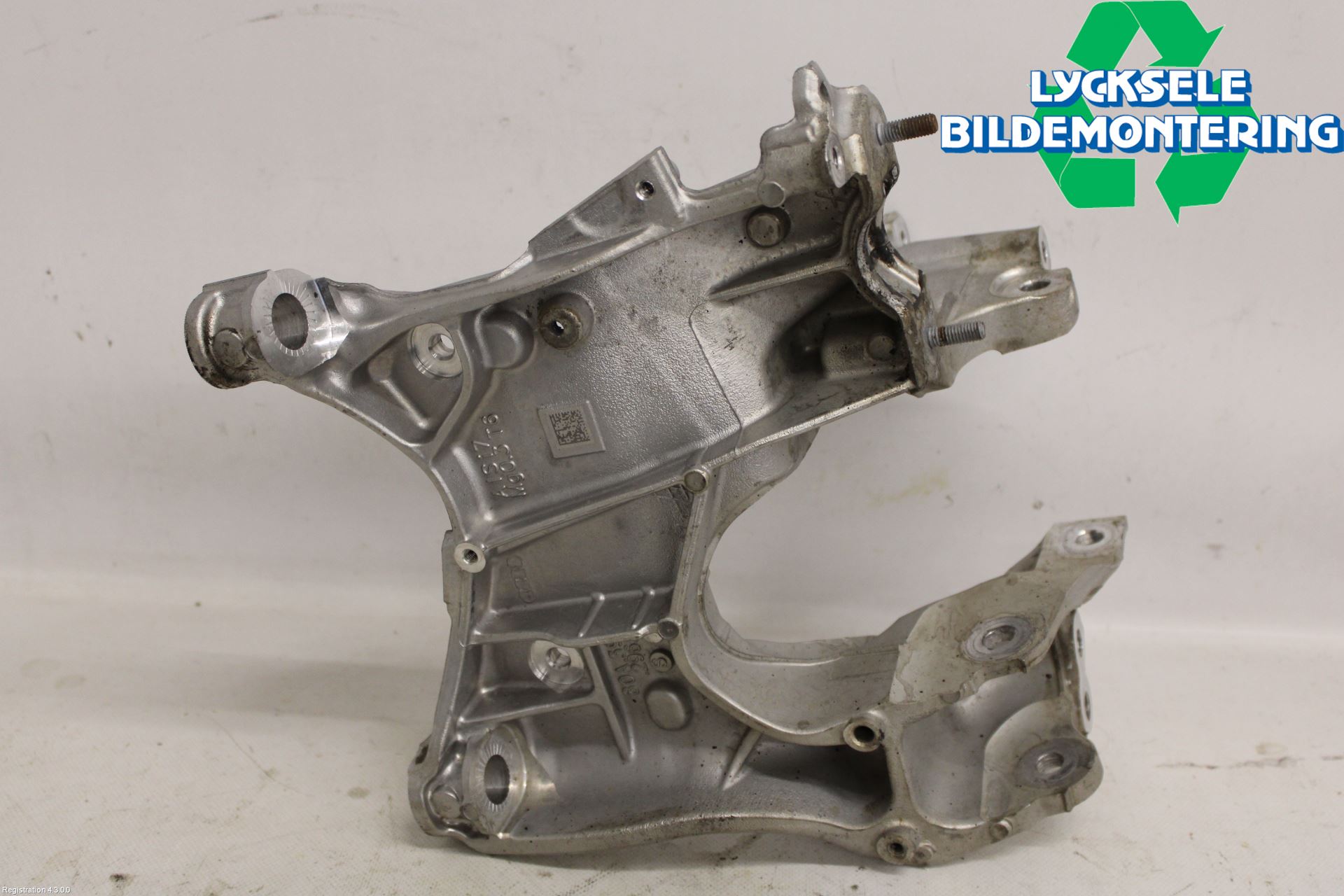 Audi A6 F2/C8 19- Framvagnsbalk