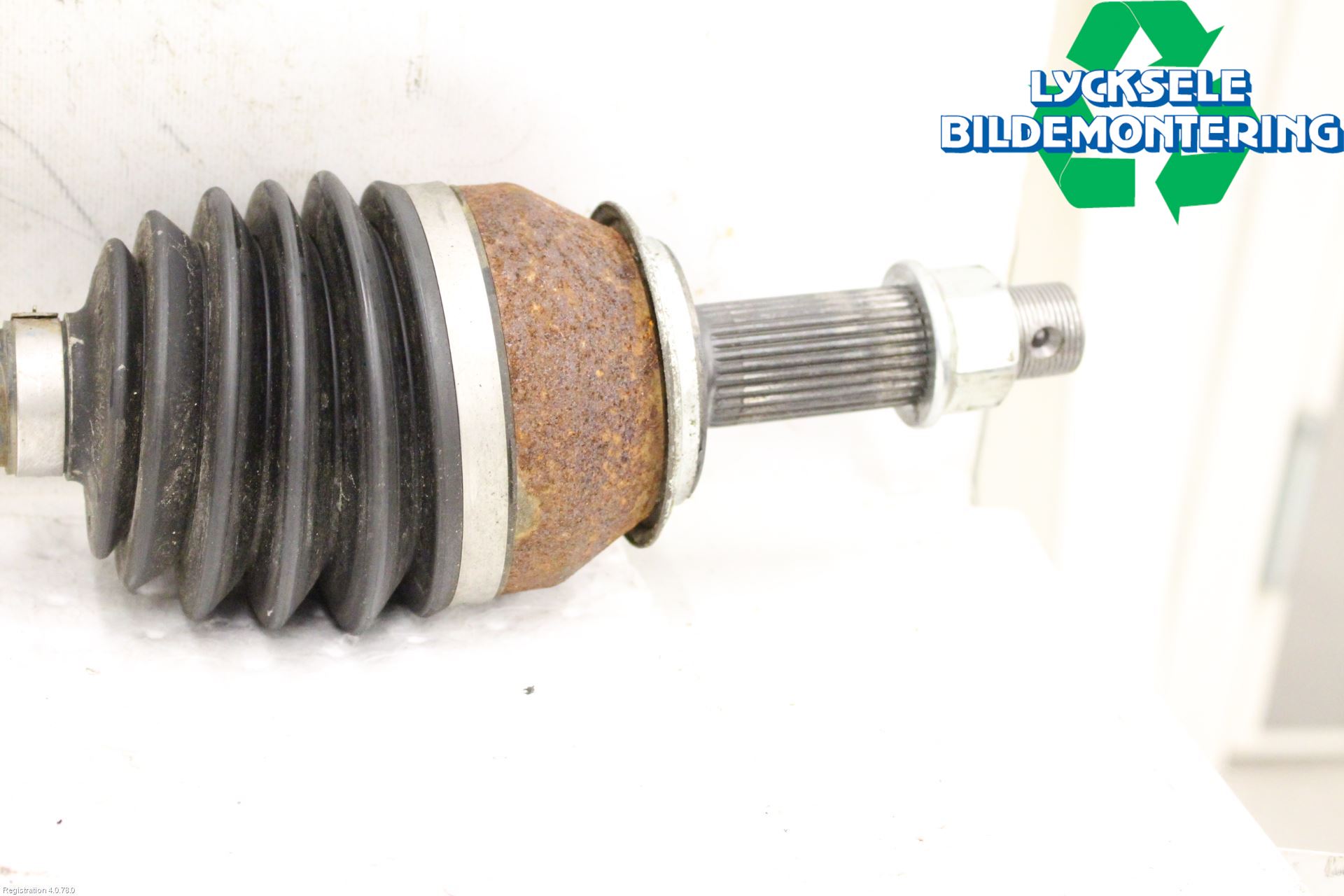 Nissan X-TRAIL 14-21 Drivaxel Fram Vänster