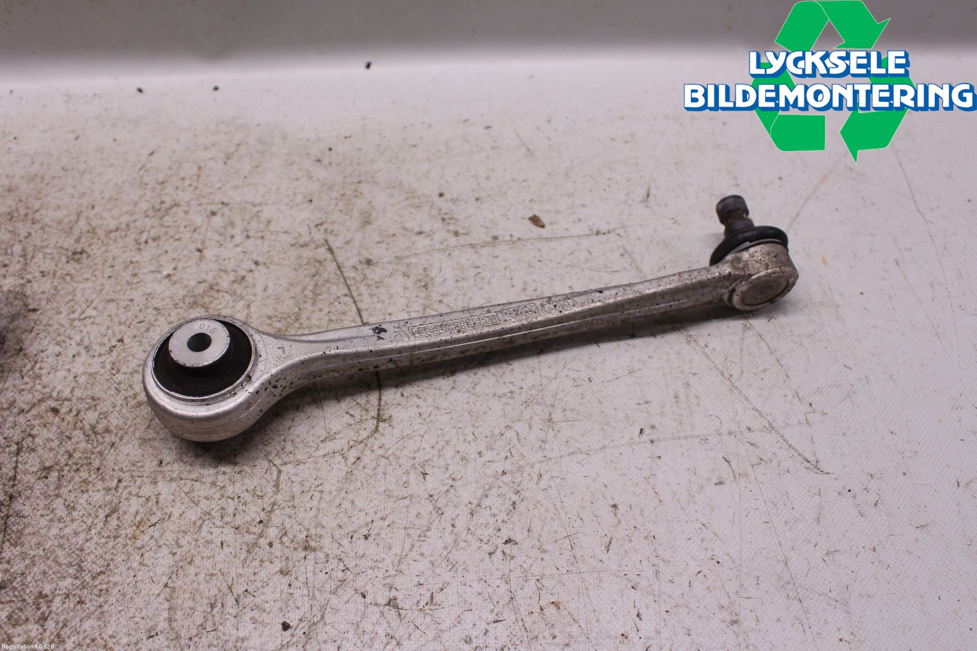 Audi A4/S4 B9 16-19 Bärarm Fram Övre Vä