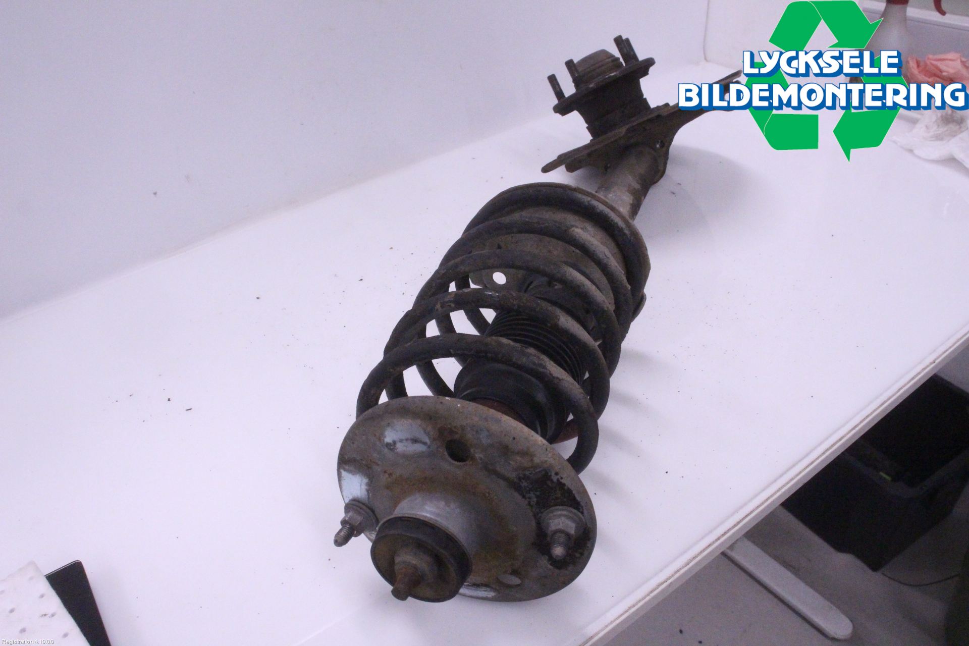 Volvo 740 88-92 Fjäderben Fram Vänster