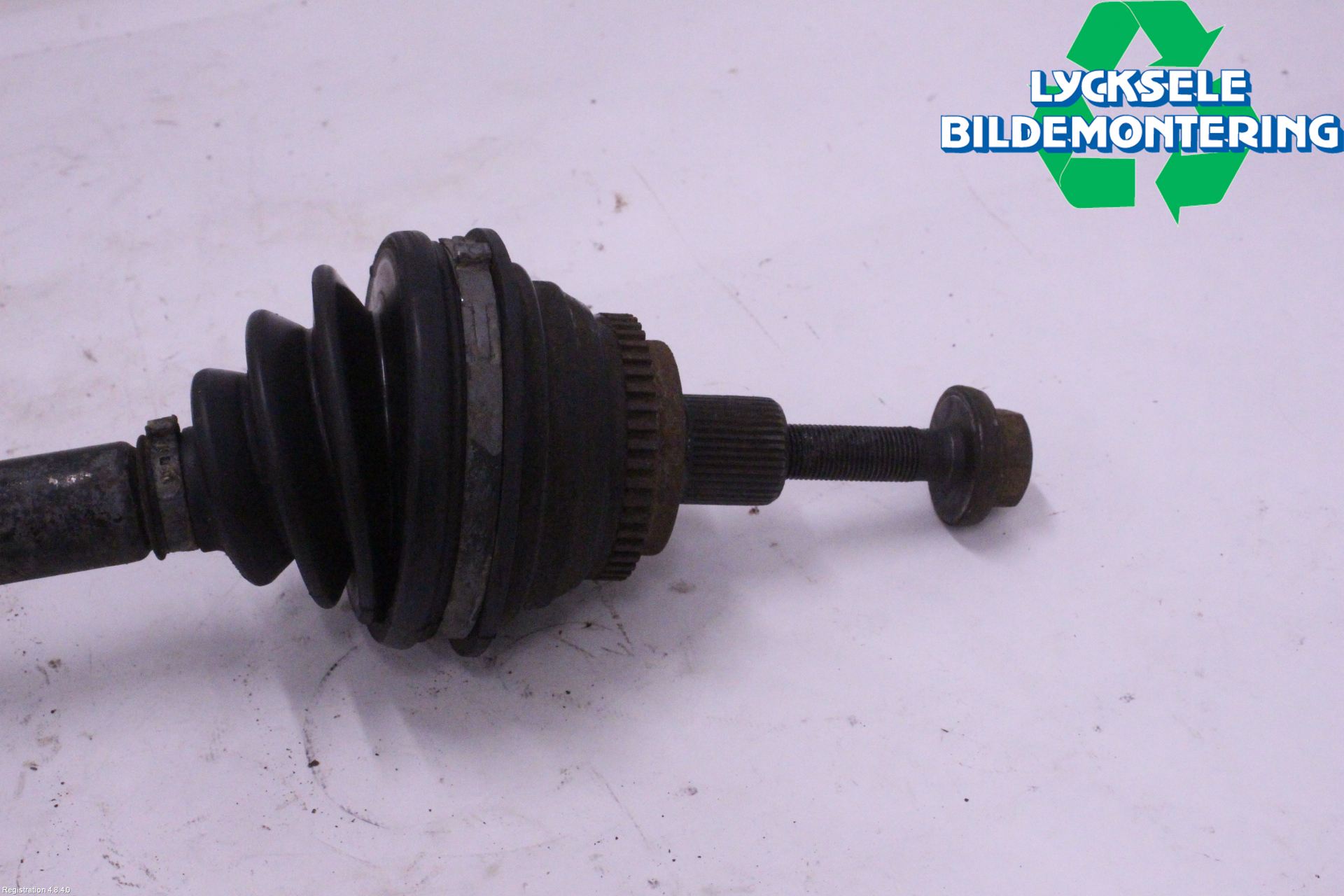 Audi V8       89- Drivaxel Fram Vänster