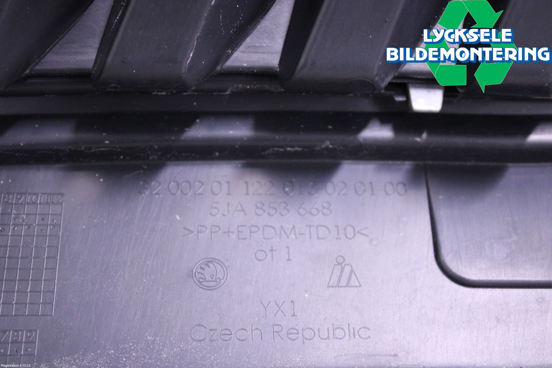 Skoda RAPID Grill Komp