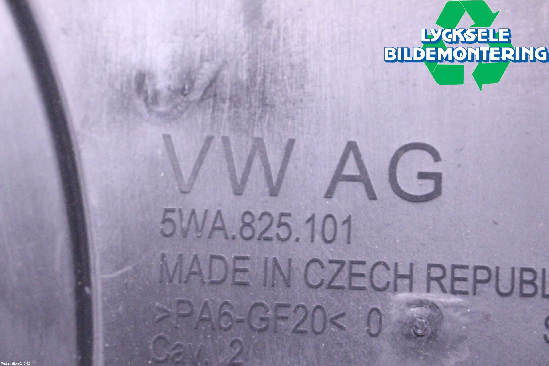 Volkswagen VW GOLF / E-GOLF VIII 20- Hasplåt Plåt-Plast