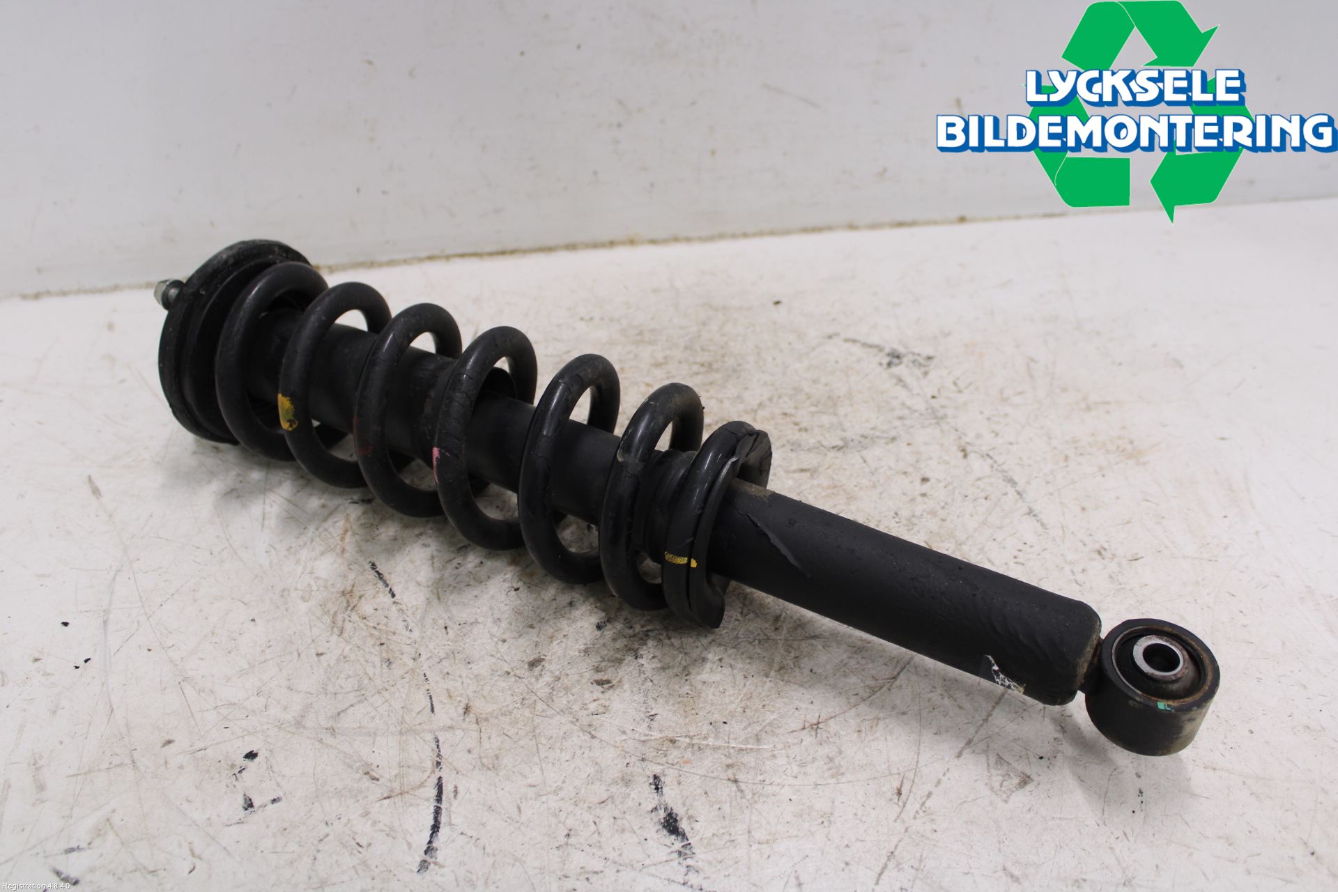 Isuzu D-MAX Fjäderben Fram Höger