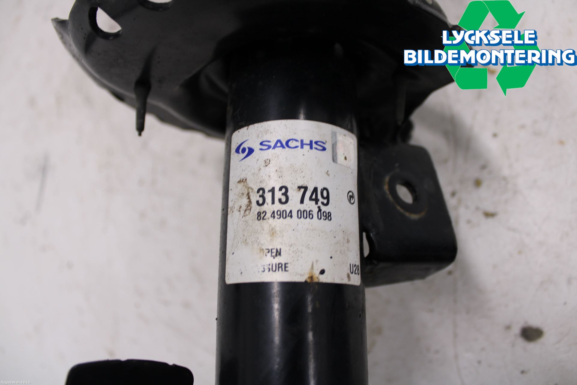 Volvo XC70 08-13 Fjäderben Fram Höger