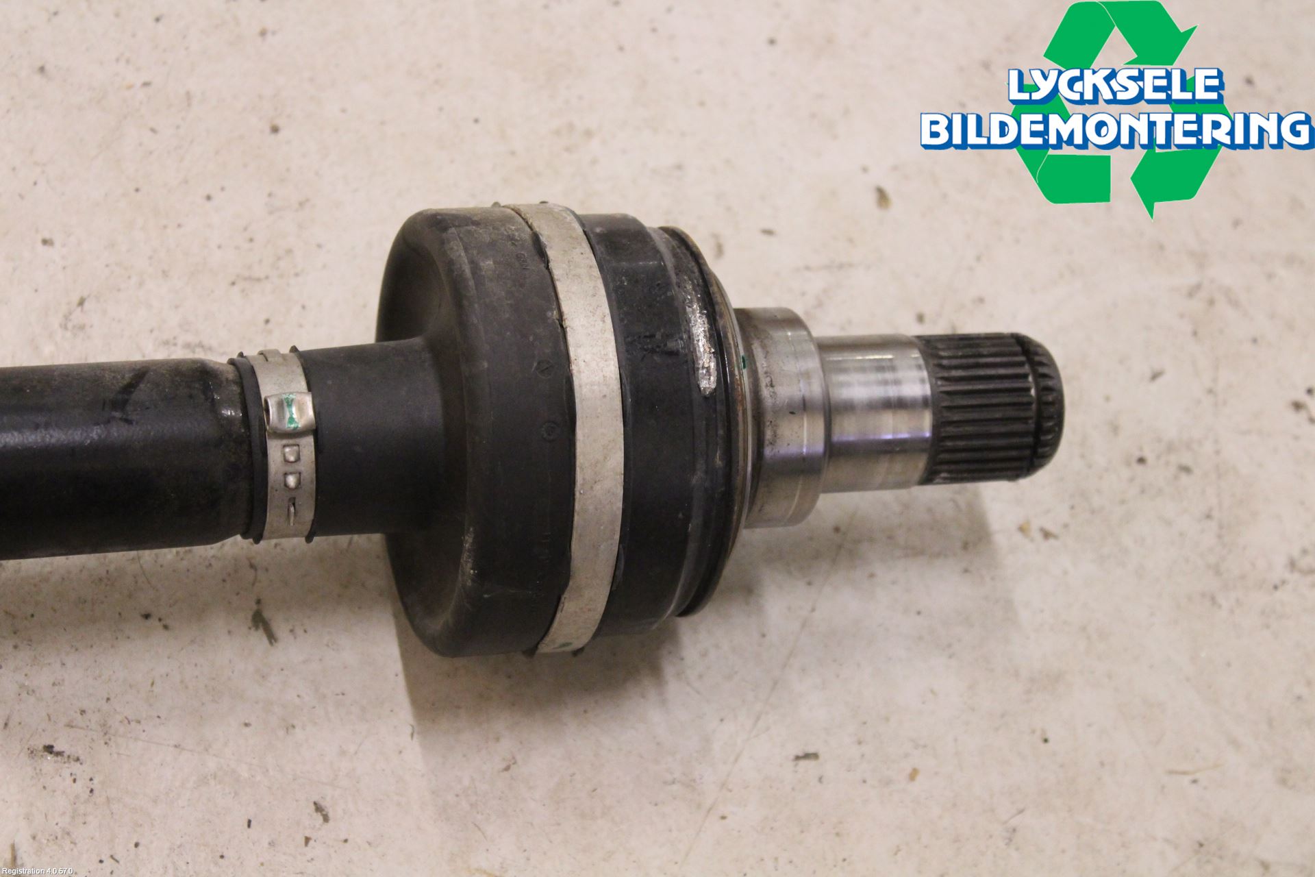 BMW 5 G30/G31/F90 17-23 Drivaxel Bak Vänster