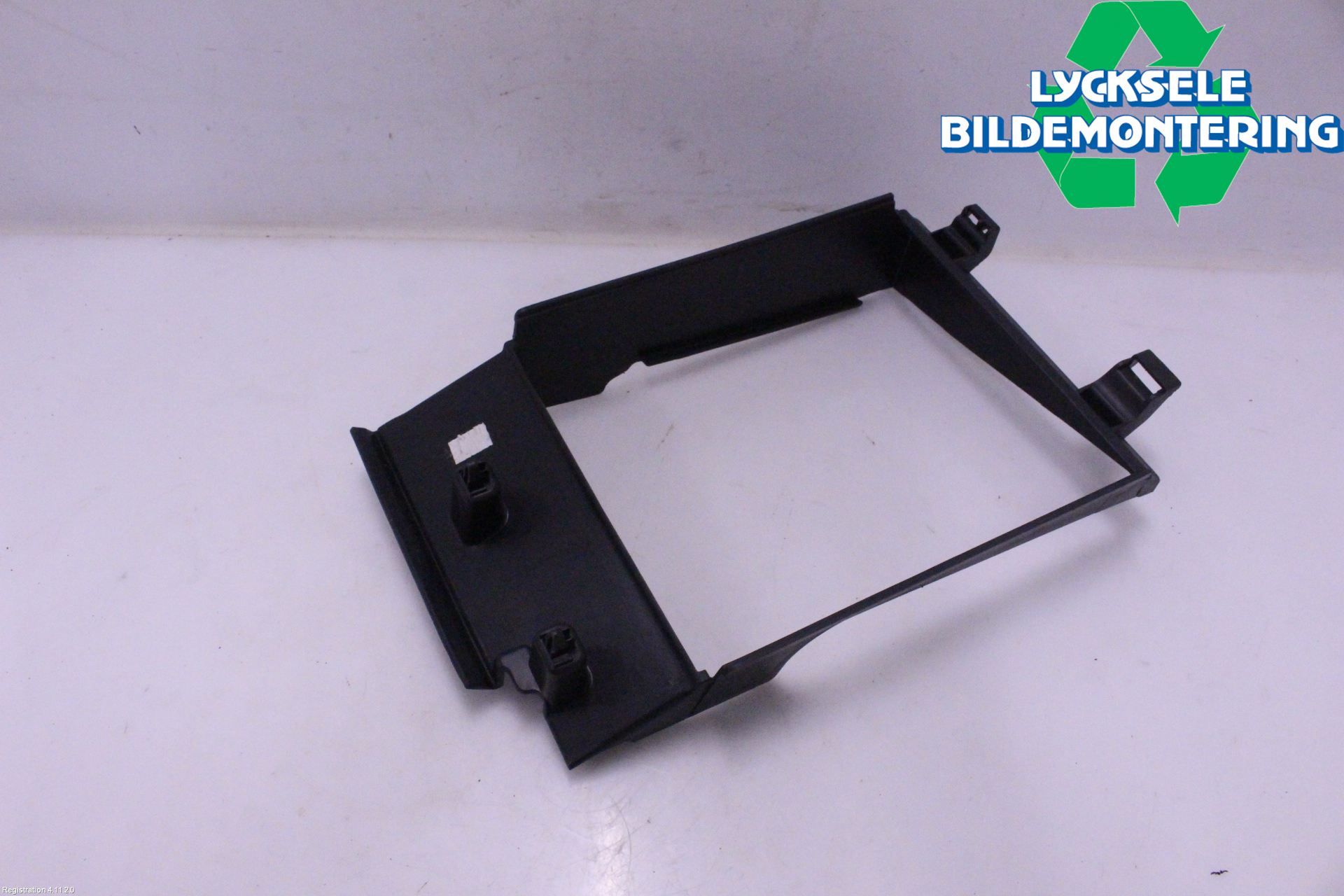 Dacia DUSTER 18-24 Deflektor Plåt-Plast Kylning