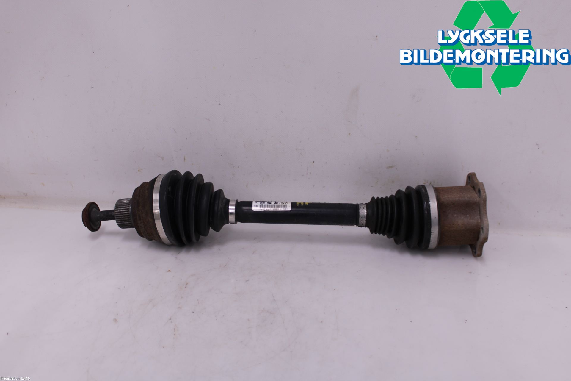 Audi Q5 09-16 Drivaxel Fram Höger
