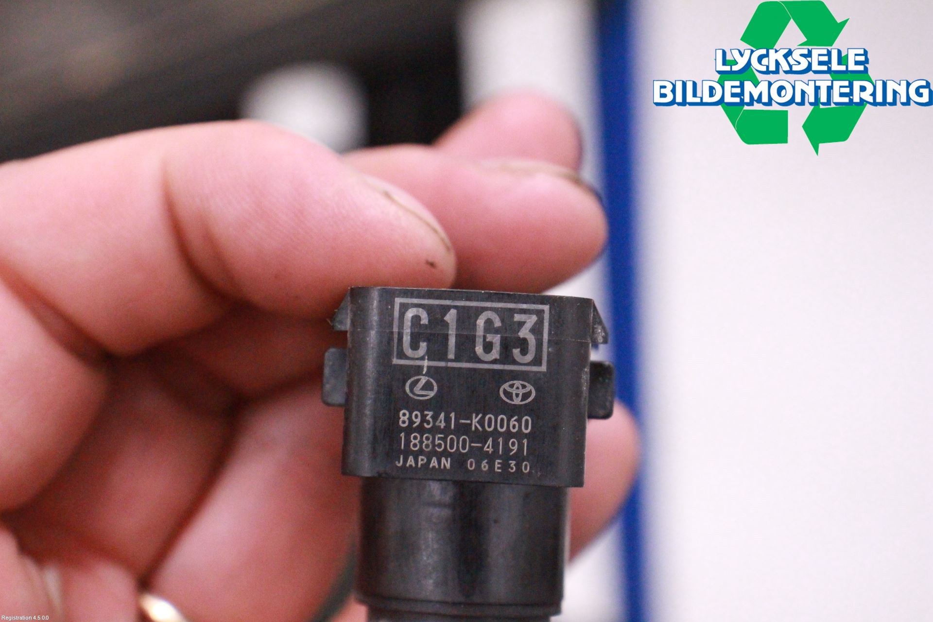 Toyota YARIS CROSS XP21 21- Parkeringshjälp Frontsensor