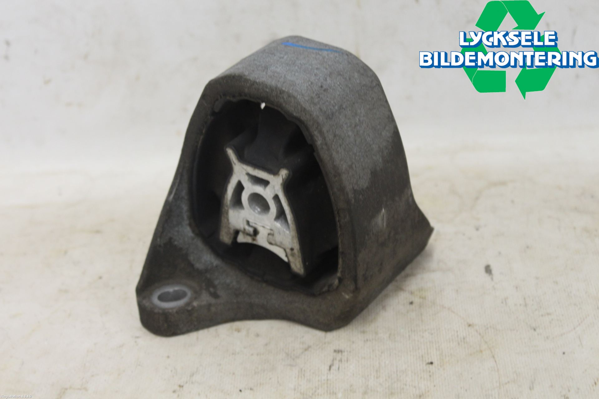 Volvo V60 19- Motorfäste