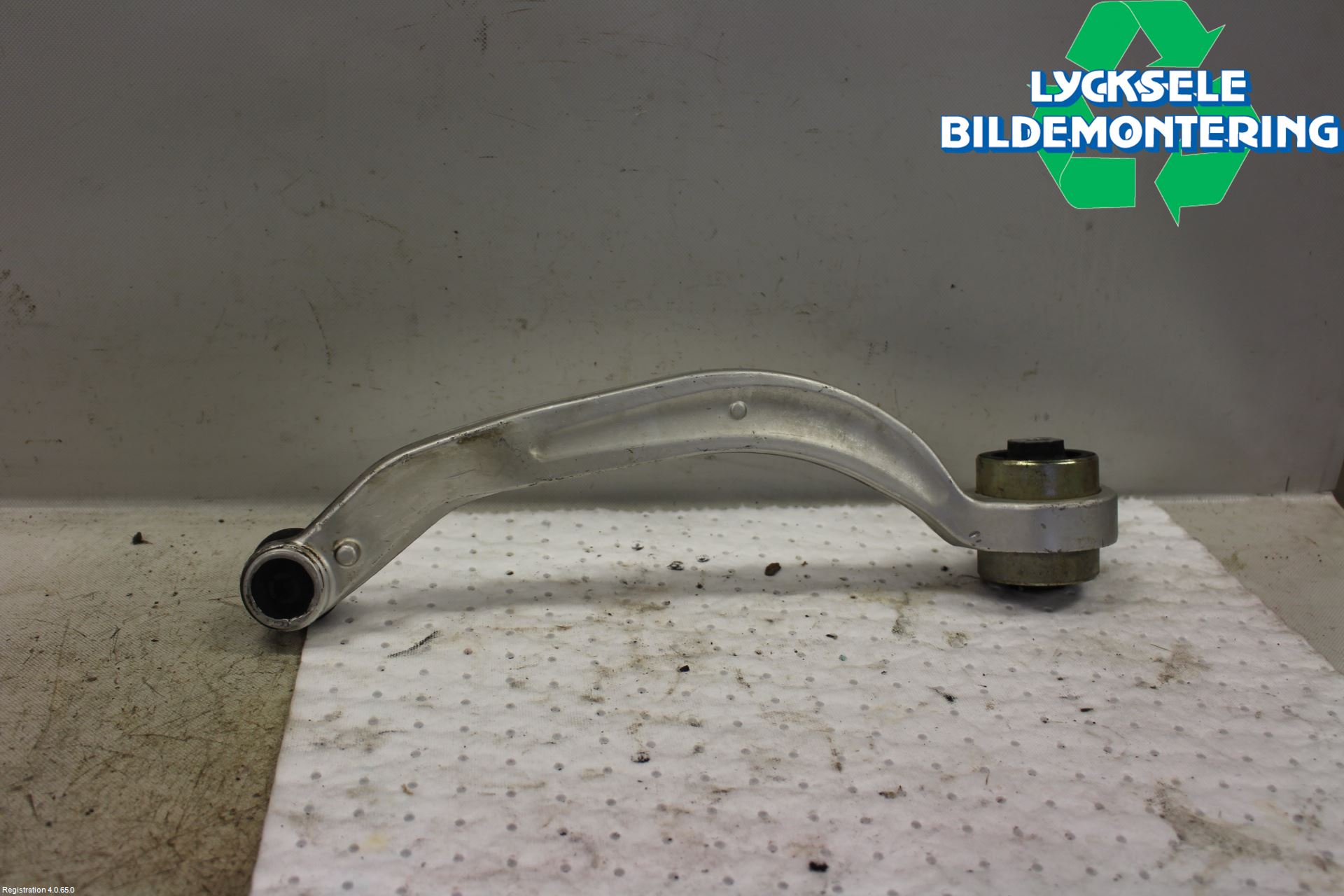 Audi A6/S6     97-05 Bärarm Fram Undre Hö