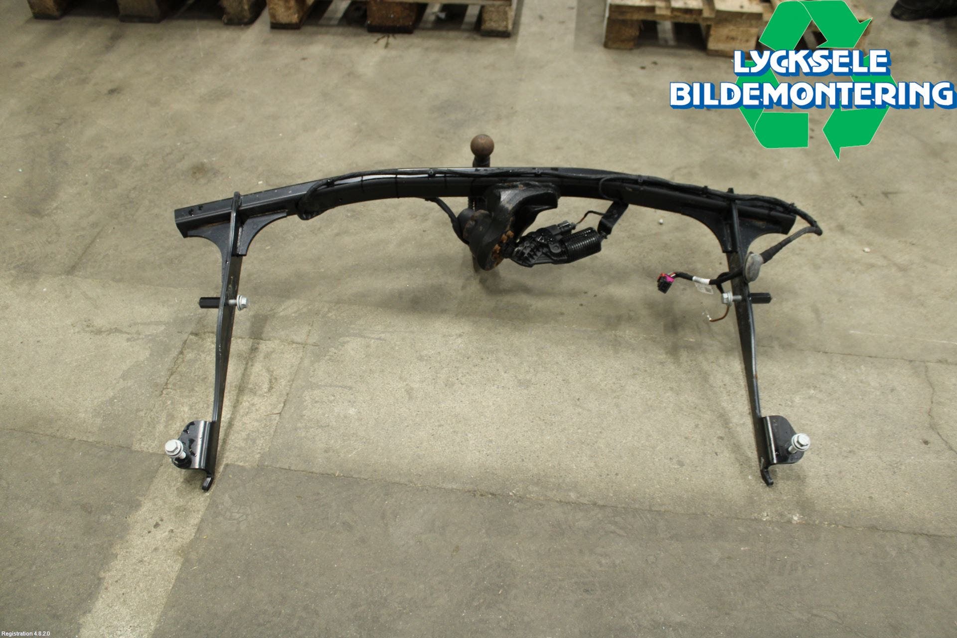 Audi A6 F2/C8 19- Dragkrok