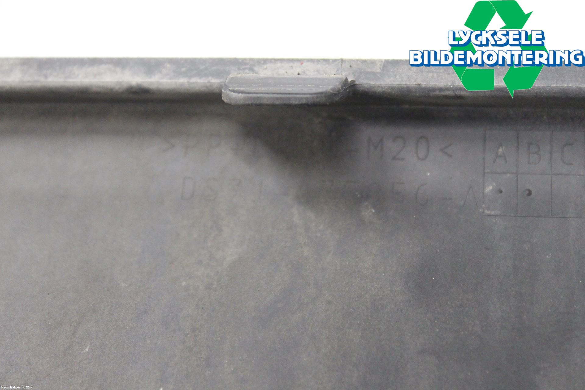 Ford MONDEO 15-22 Stötfångardel Bak Mitt