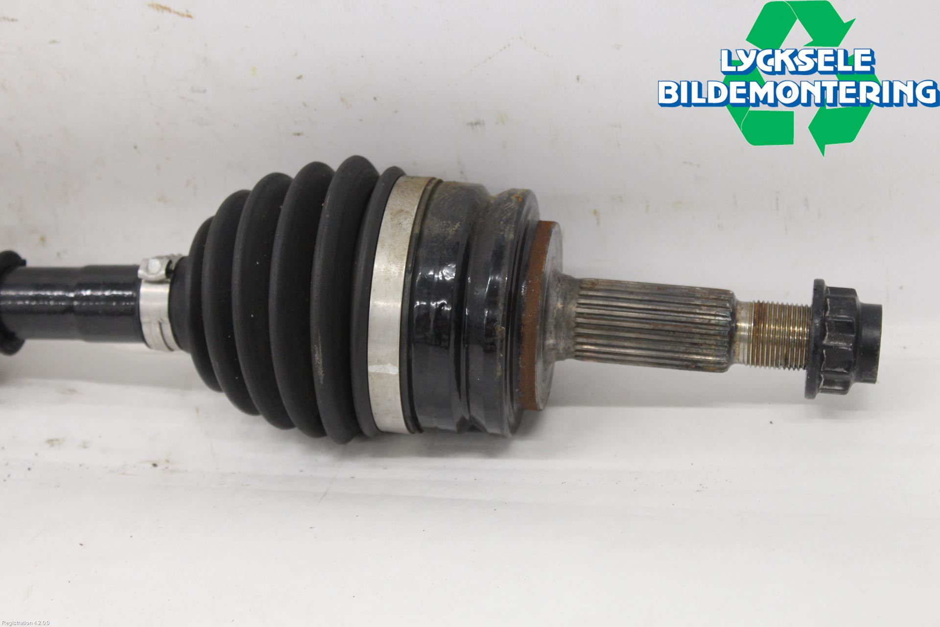 Toyota C-HR 16-23 Drivaxel Fram Vänster