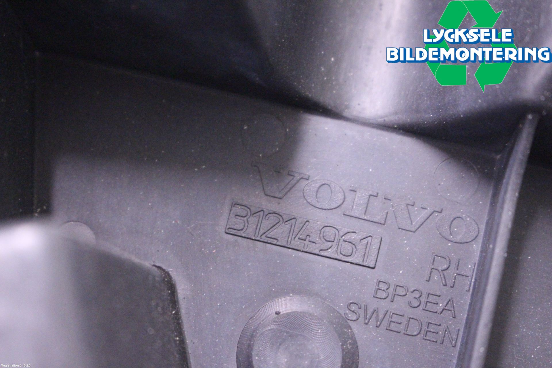 Volvo XC70 08-13 Stötfångarfäste Fram Hö