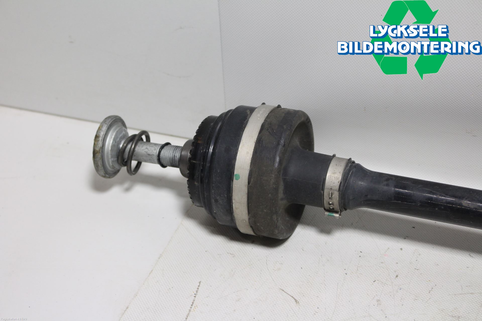 BMW 5 G30/G31/F90 17-23 Drivaxel Bak Höger
