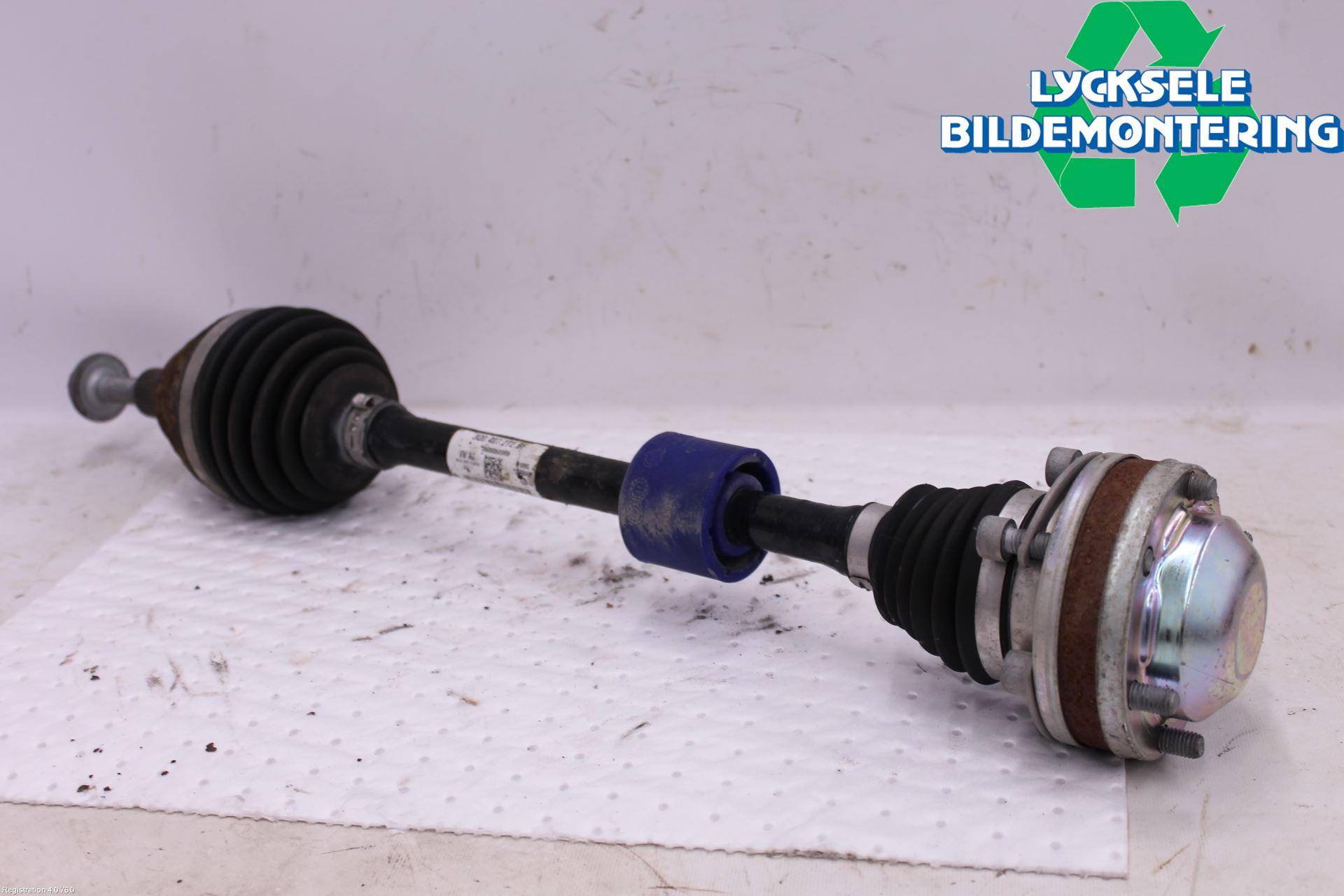 Volkswagen VW TIGUAN 16-24 Drivaxel Fram Höger