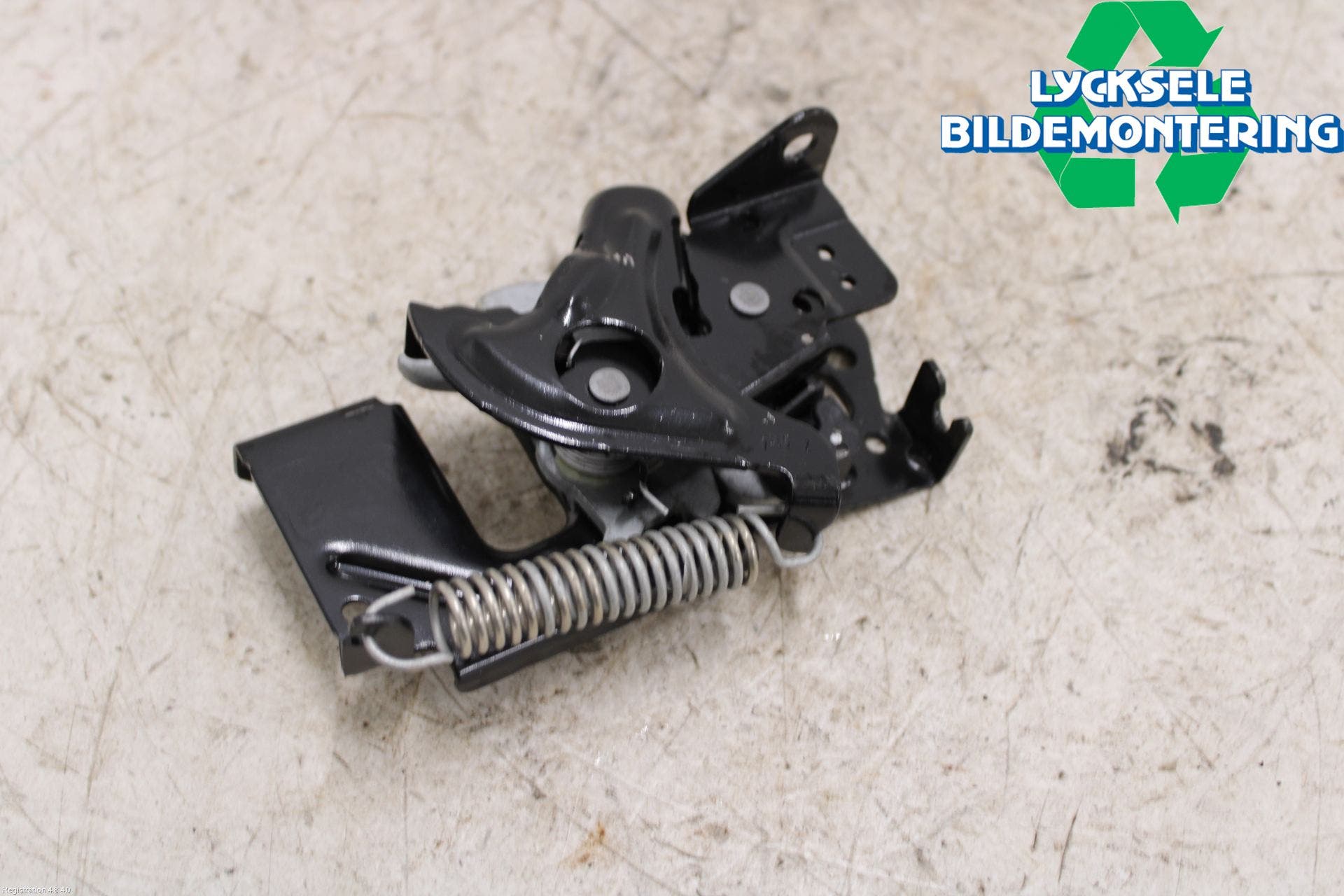 BMW 3 F30/F31/F80 12-19 Huvlås