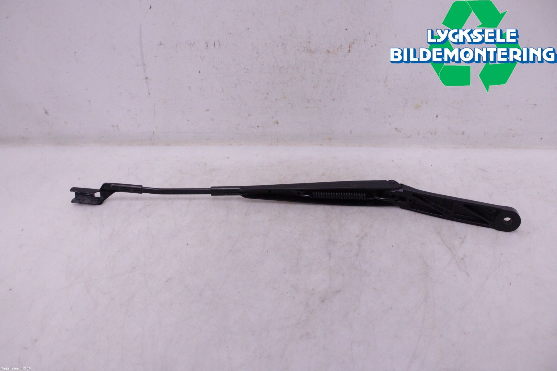 Volkswagen VW PASSAT 20-24 Torkararm Armar Vindruta