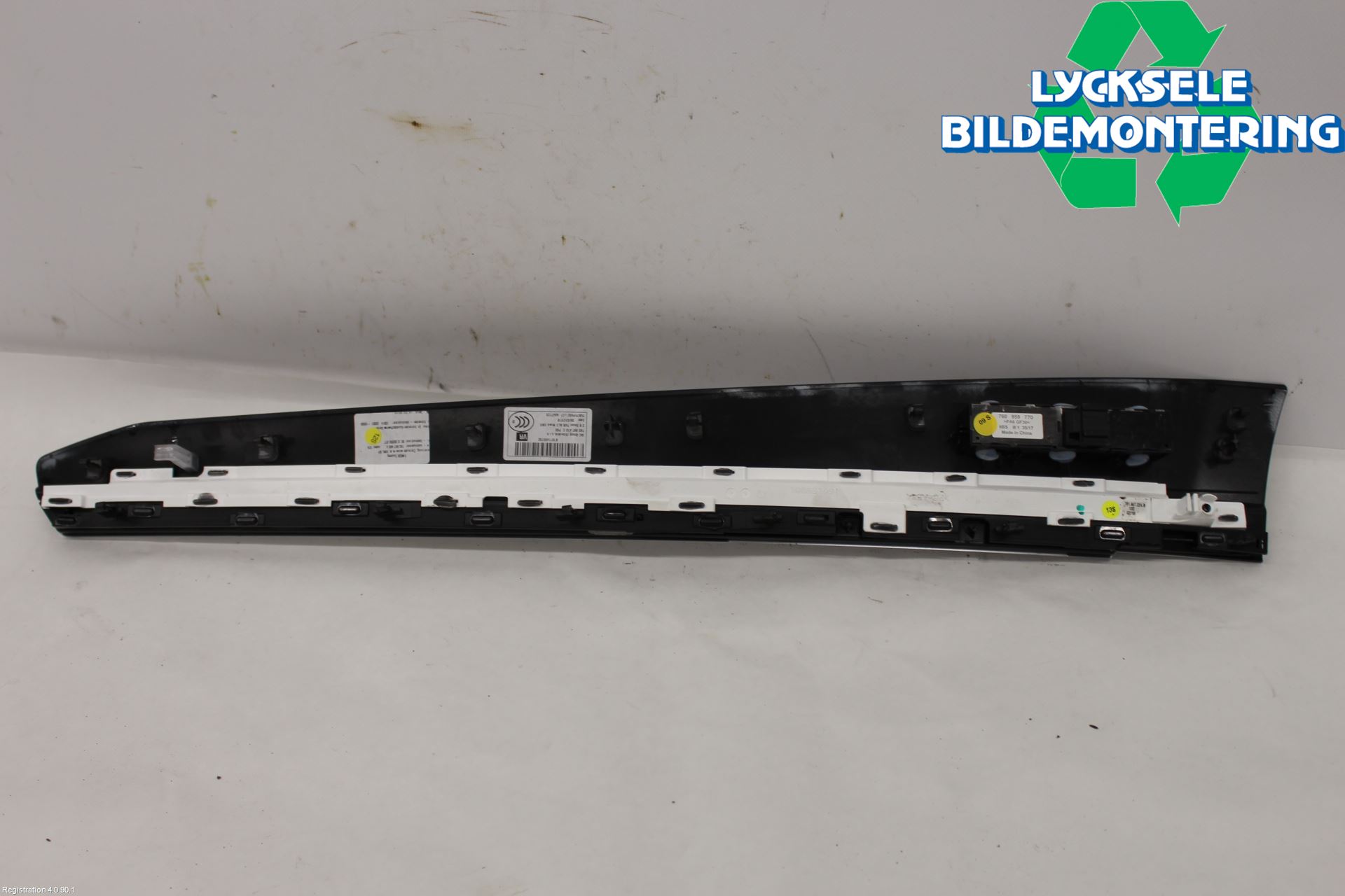 Volkswagen VW TOUAREG CR 18- Dörr Dekorlist Fram Hö