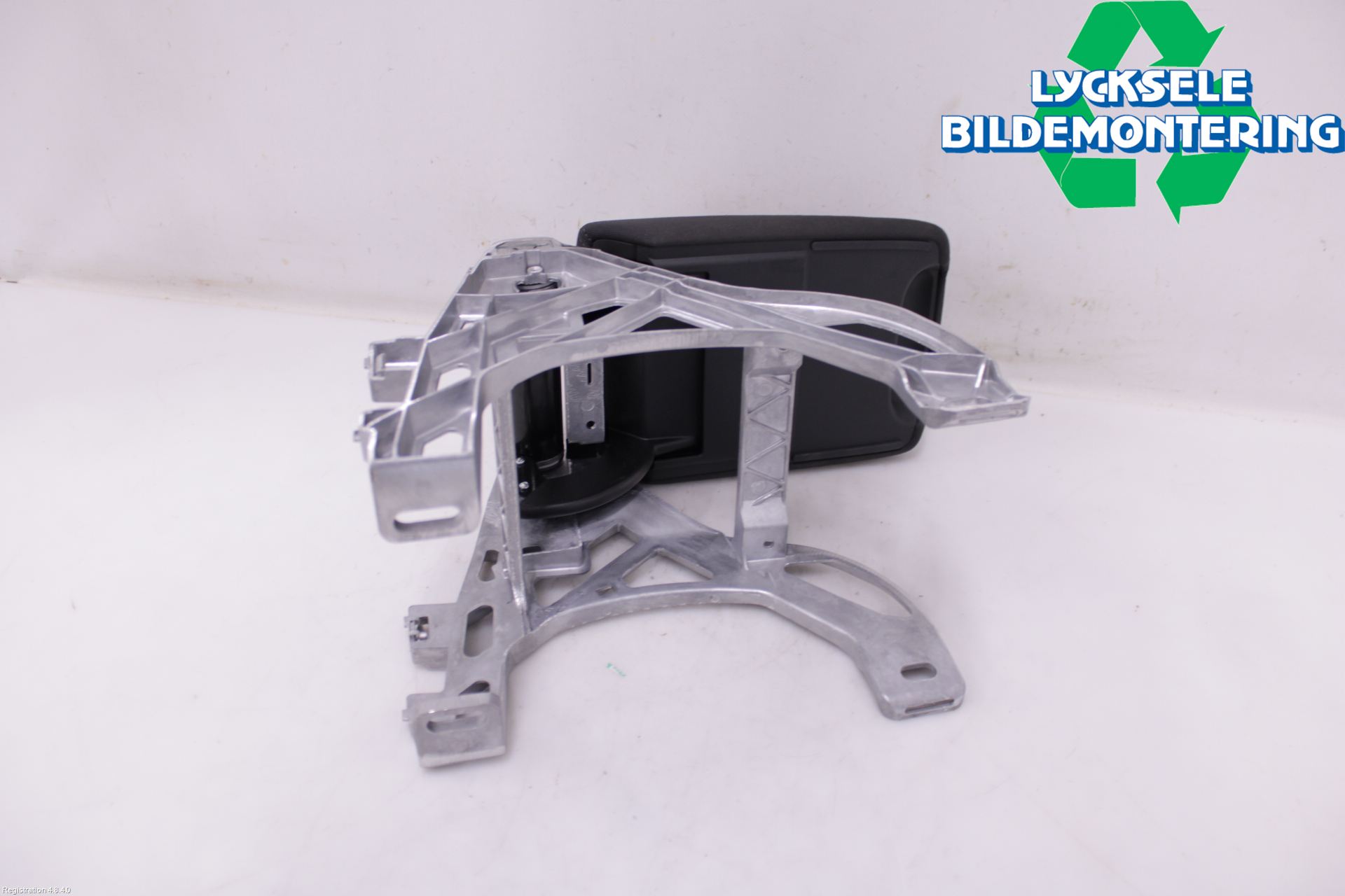 Audi A4/S4 B9 20- Inredning Armstöd