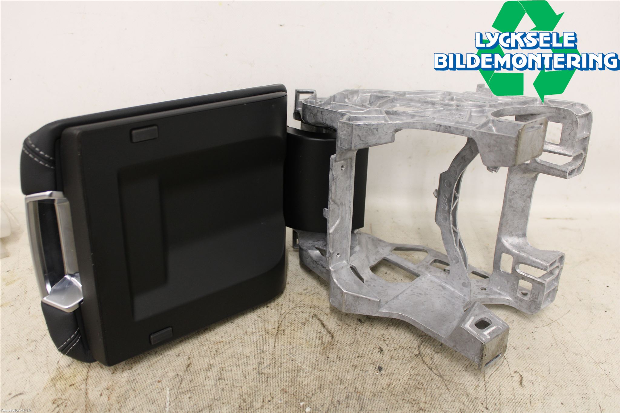 Audi A6 F2/C8 19- Inredning Armstöd