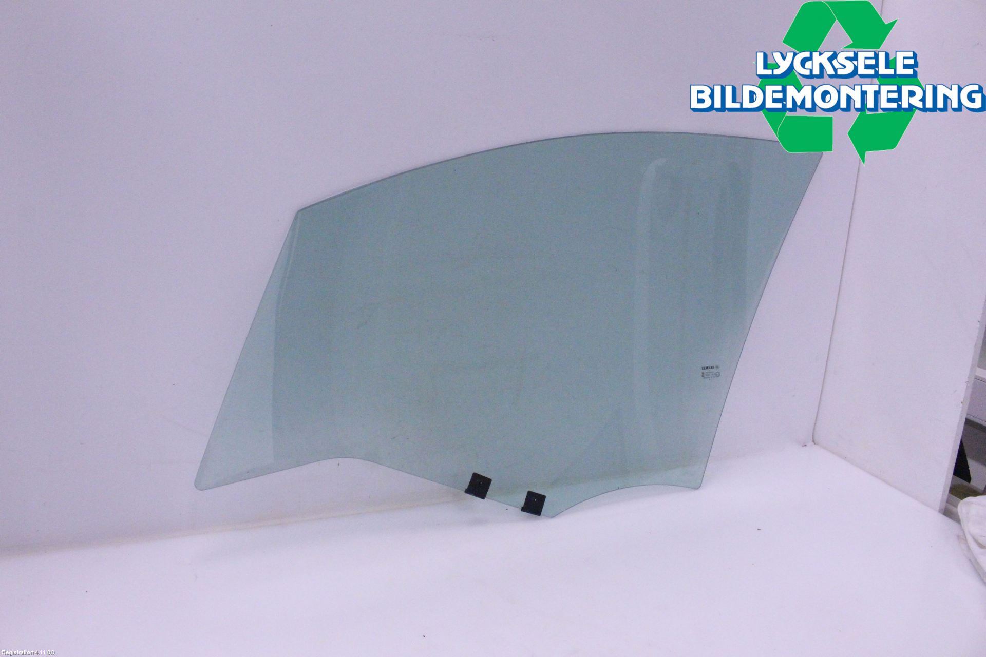 Renault CLIO IV 16-19 Dörruta Fram Höger