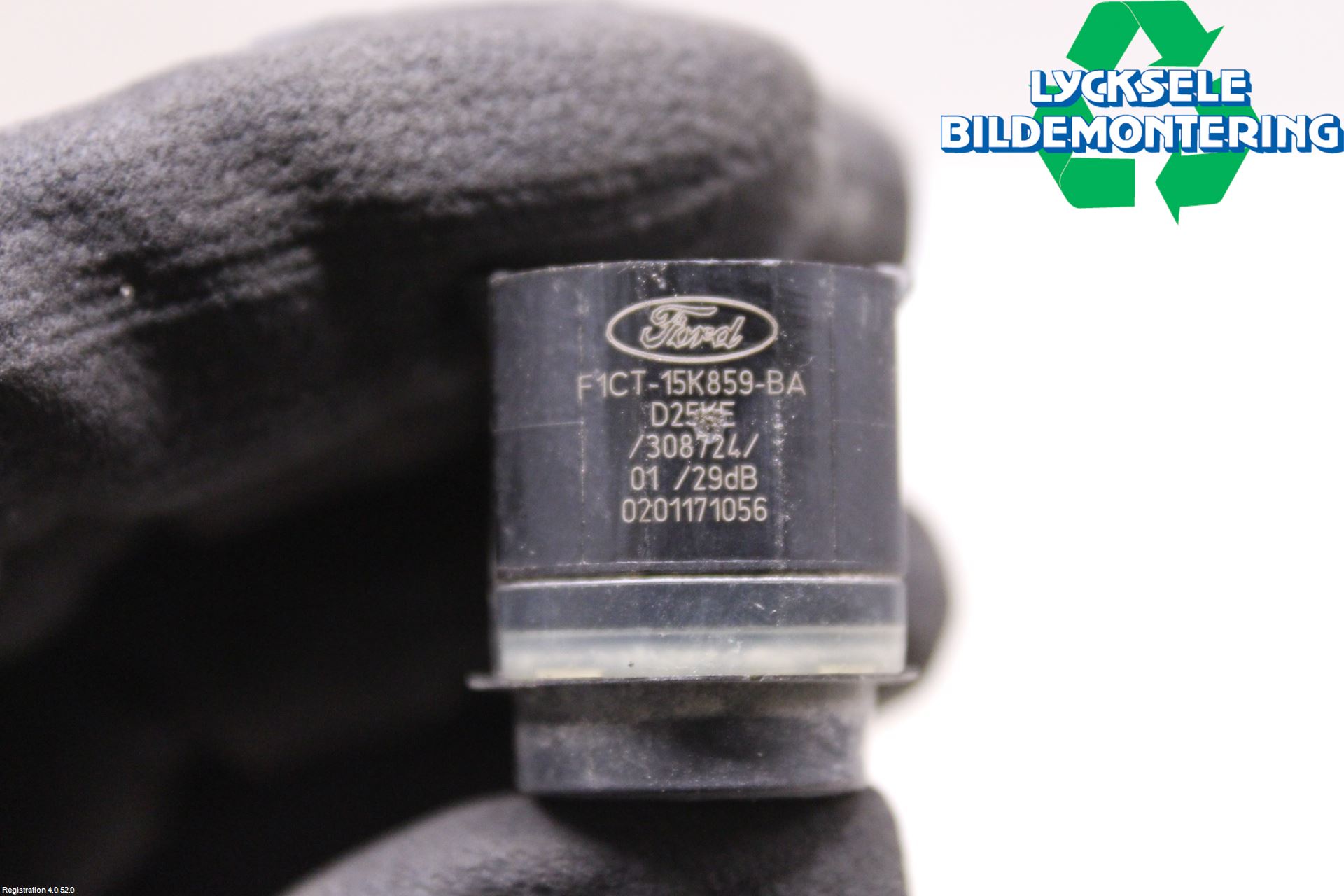 Ford KUGA 13-16 Parkeringshjälp Frontsensor