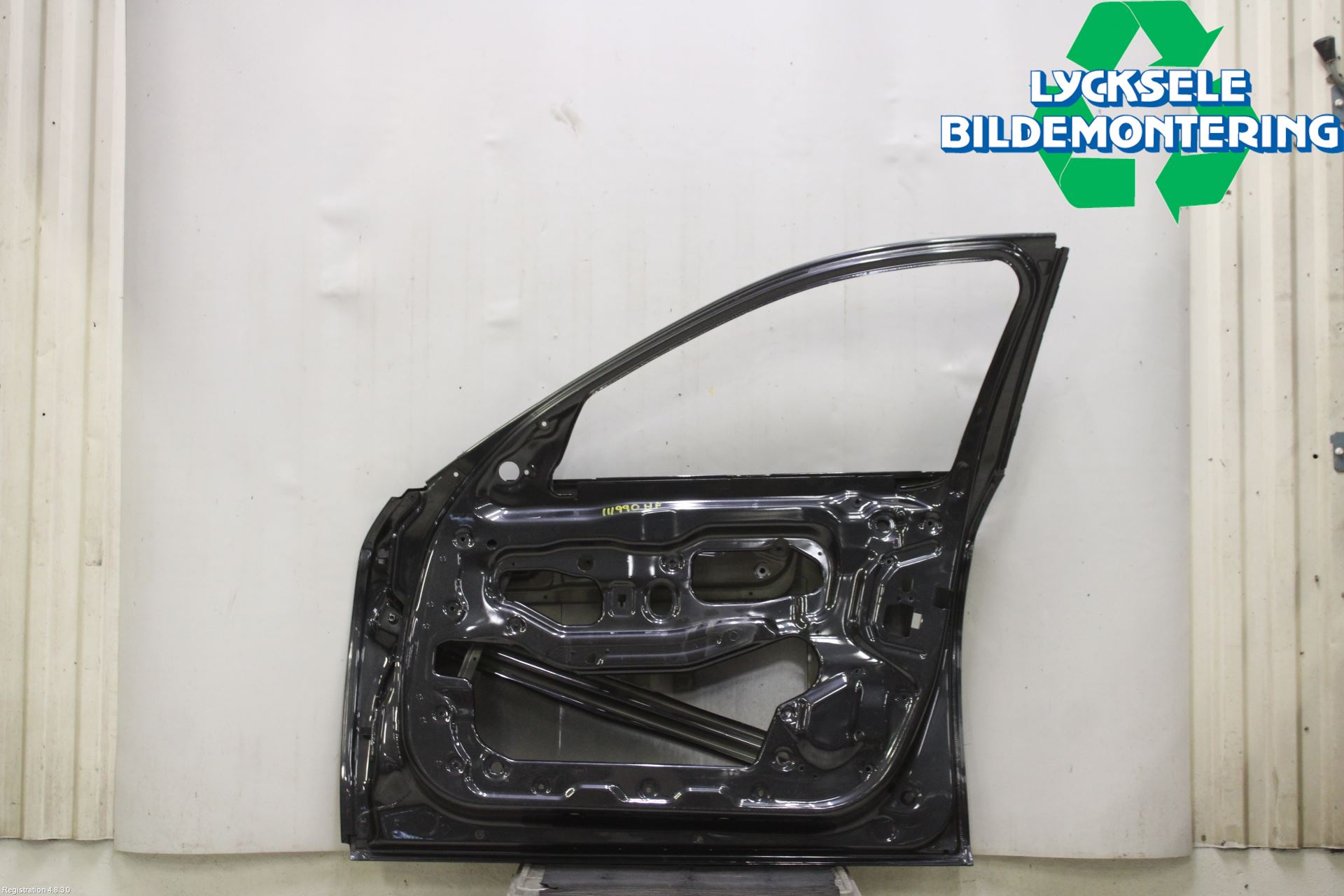 BMW 5 F10/F11/F18 09-17 Dörr Fram Höger