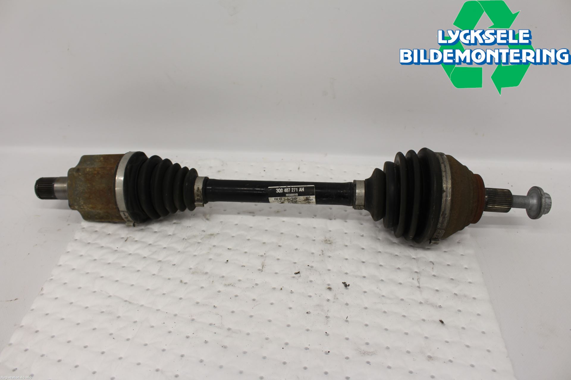 Volkswagen VW PASSAT 20-24 Drivaxel Fram Vänster