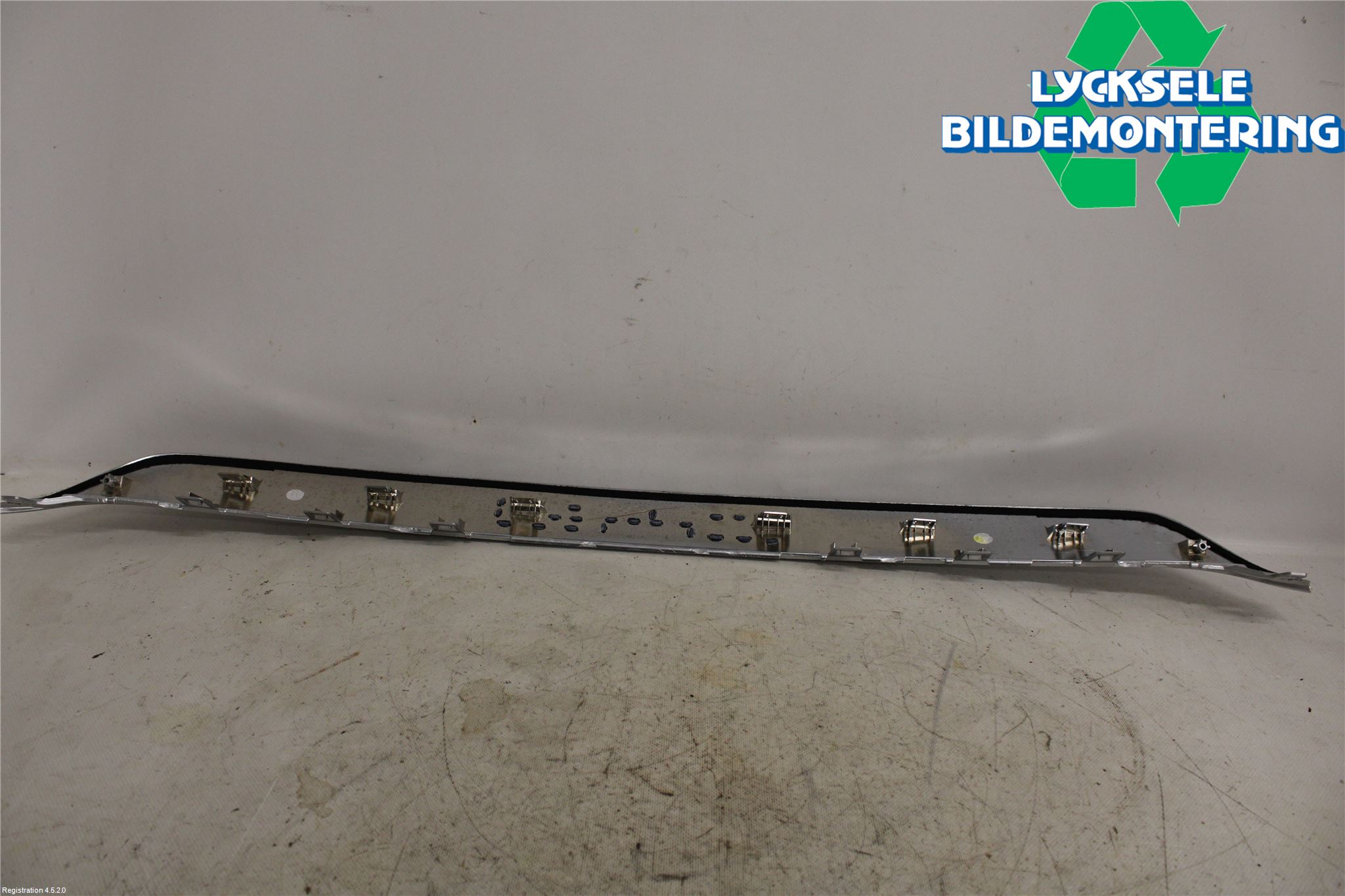 BYD ATTO 22- Stötfångardel Fram Mitt