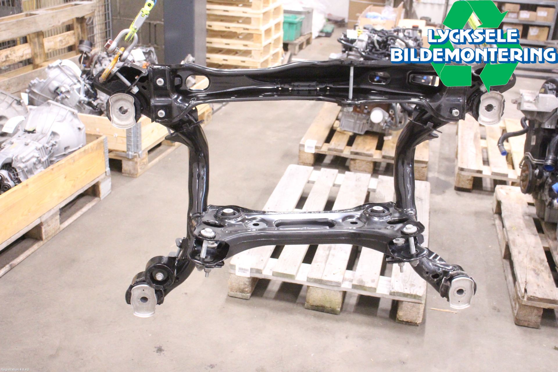 Audi A4/S4 B9 20- Bakaxelbalk