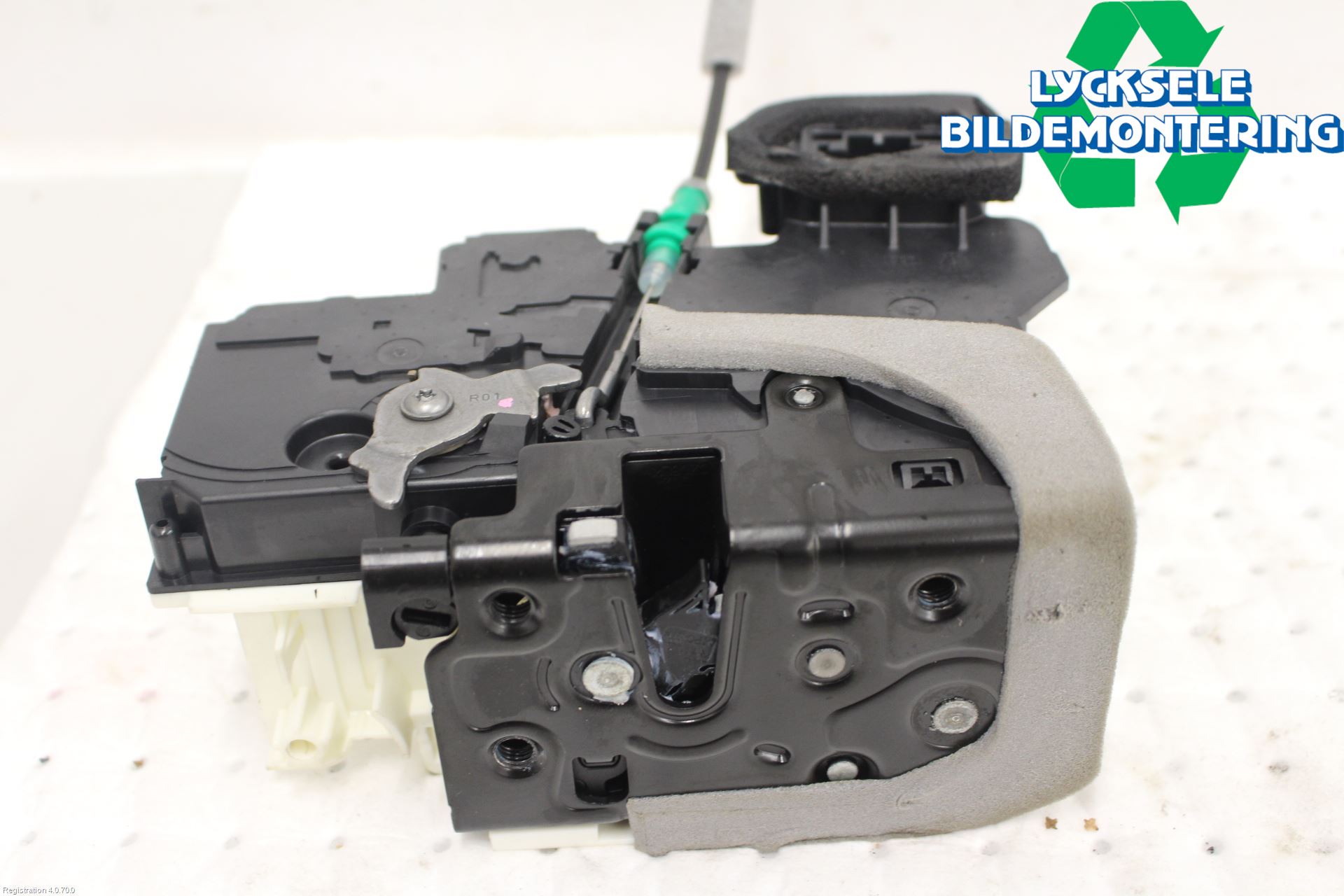 Audi A6 F2/C8 19- Låskista-Dörrlås