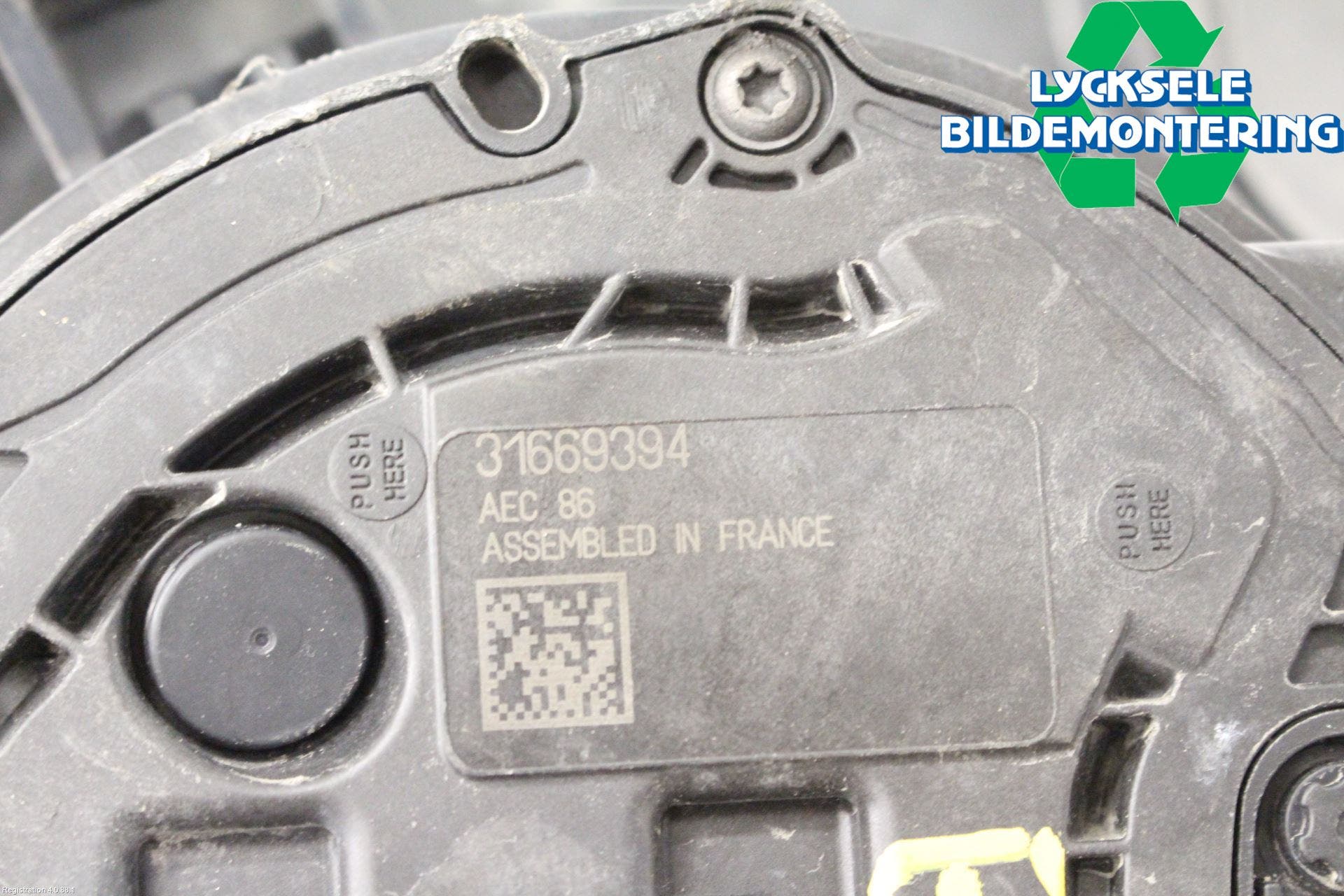 Volvo V90 CROSS COUNTRY 17->> Adblue Tank