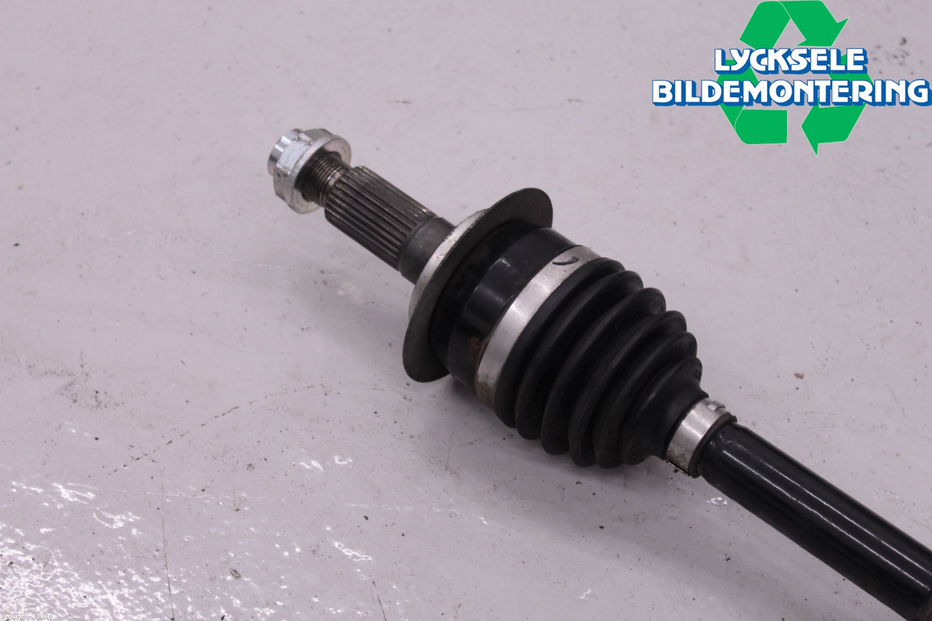 Suzuki SX4 S-CROSS 14-21 Drivaxel Fram Höger