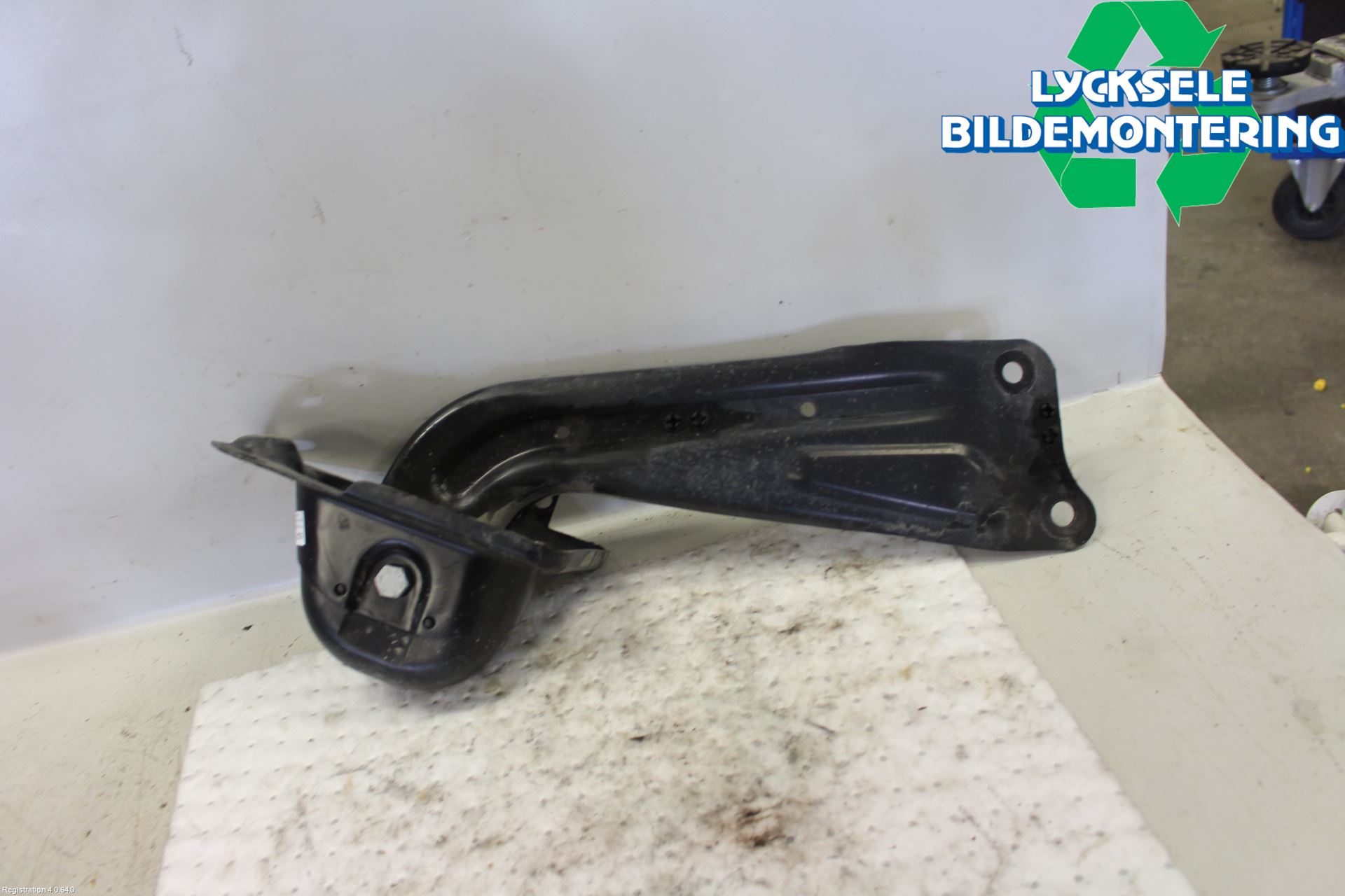 Volkswagen VW TIGUAN 16-24 Bärarm Bak Höger