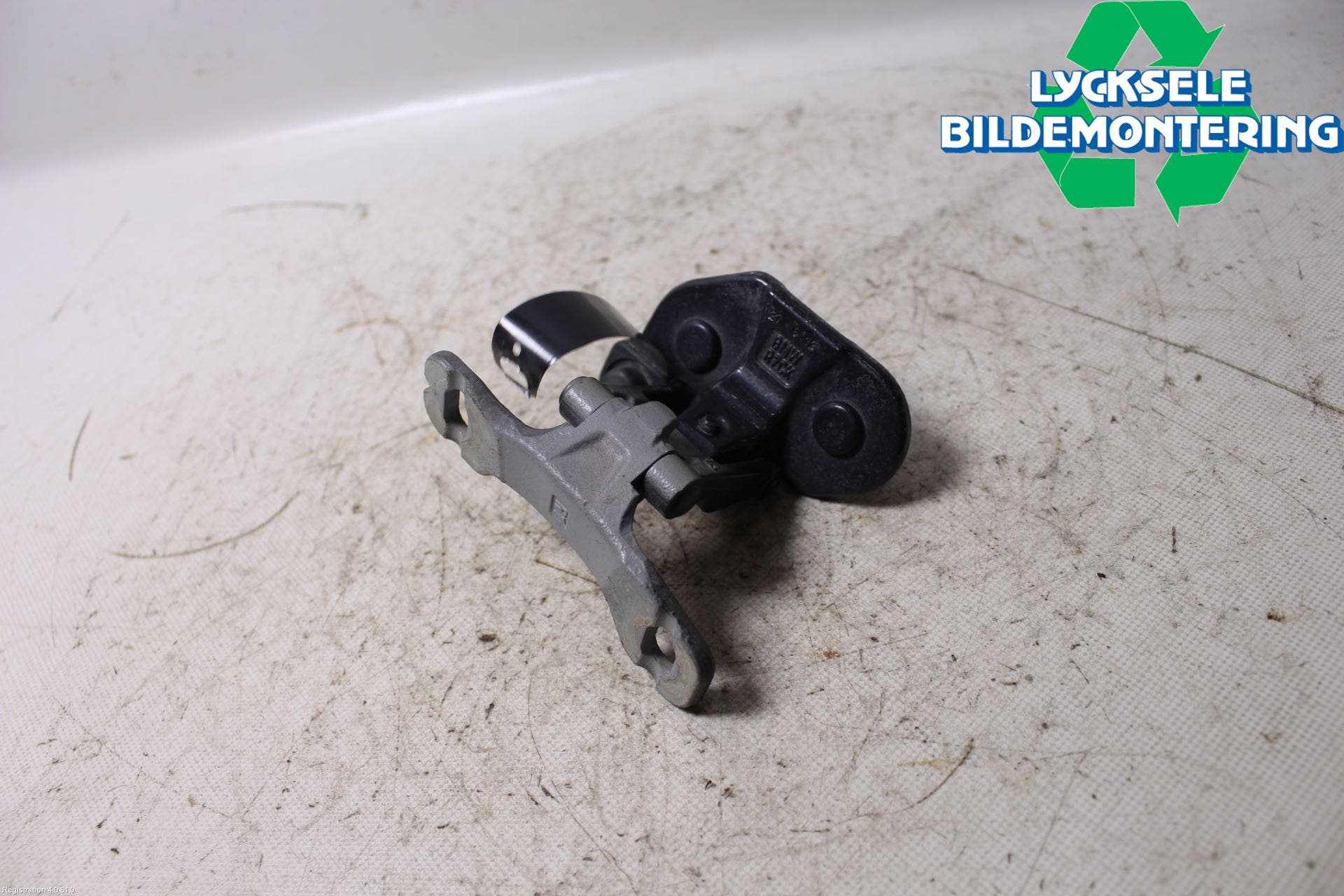 BMW X1 E84 10-15 Bakluckegångjärn Hö