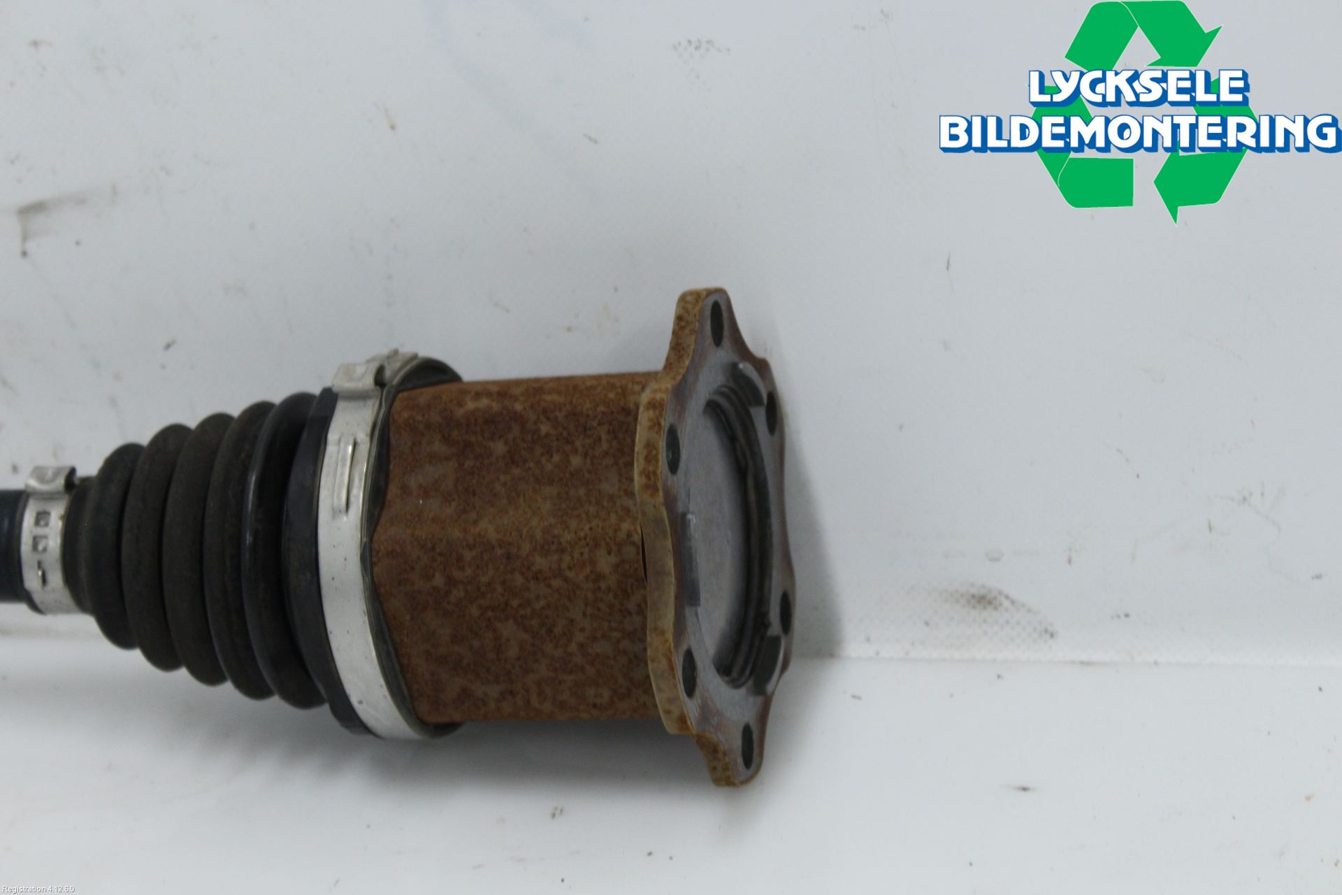 Volkswagen VW GOLF SPORTSVAN 15-20 Drivaxel Fram Vänster