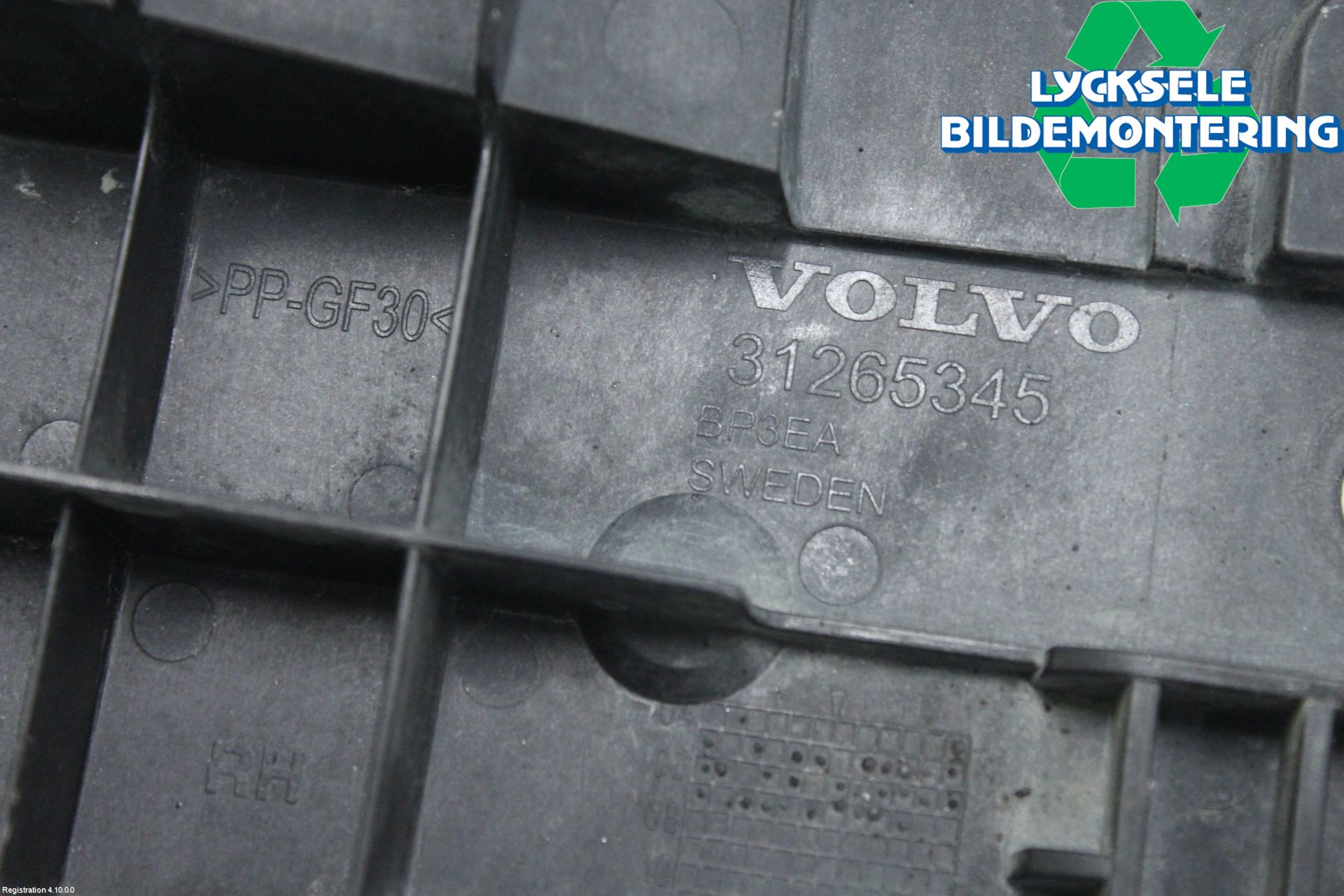 Volvo V70 08-13 Stötfångarfäste Fram Hö