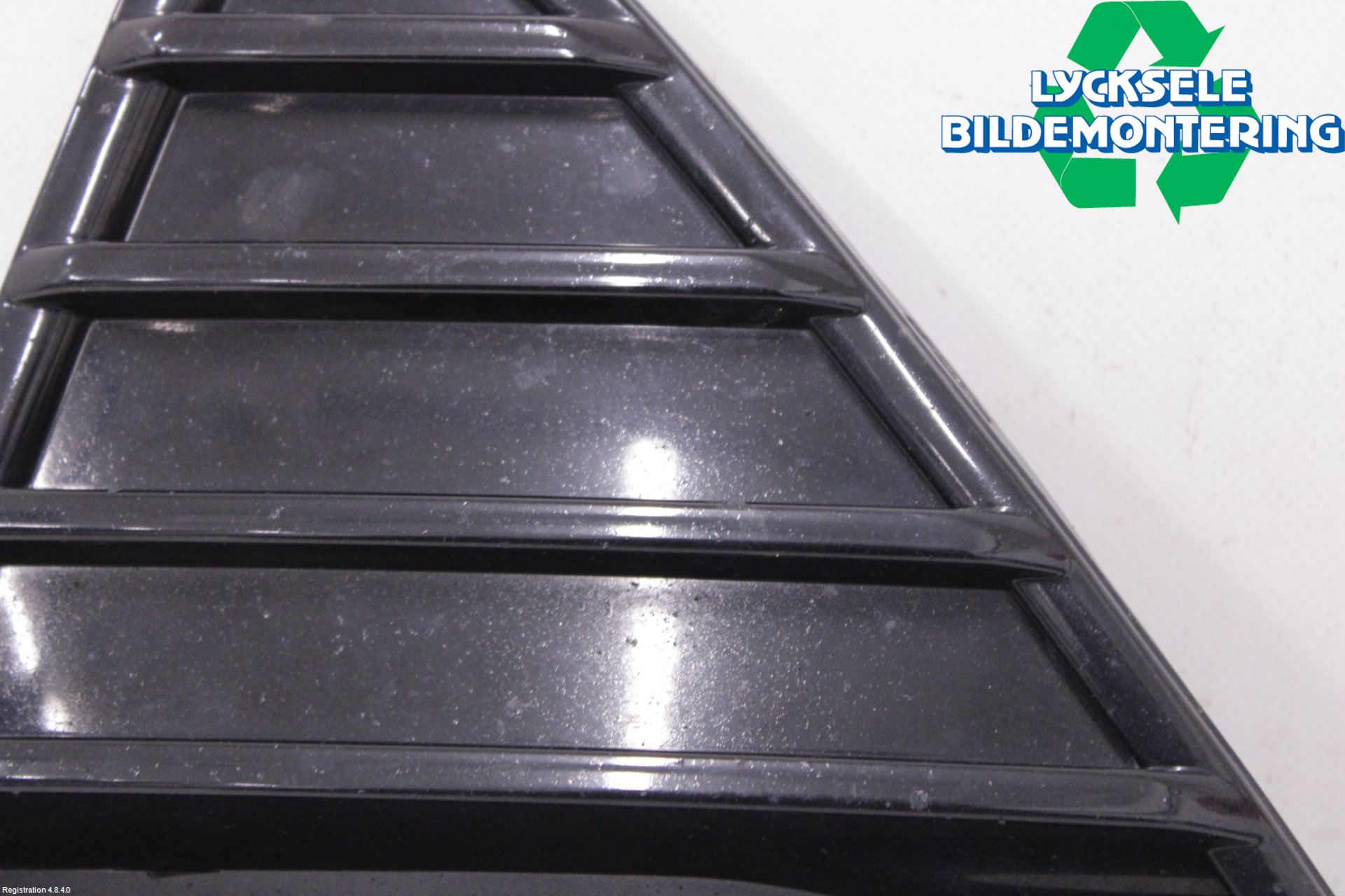 Ford FOCUS 11-14 Grilldel Vänster