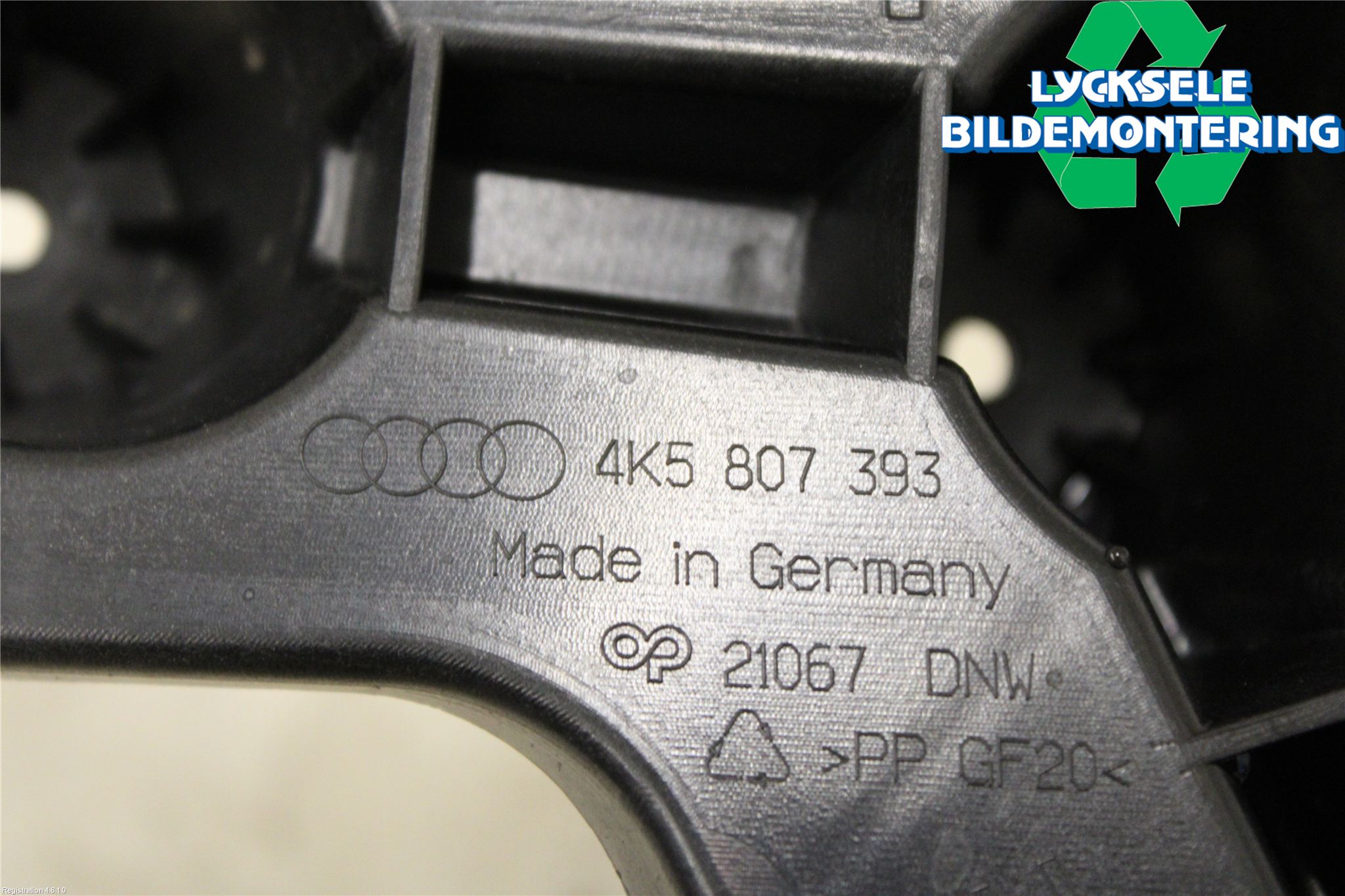 Audi A6 F2/C8 19- Stötfångarfäste Bak Vä