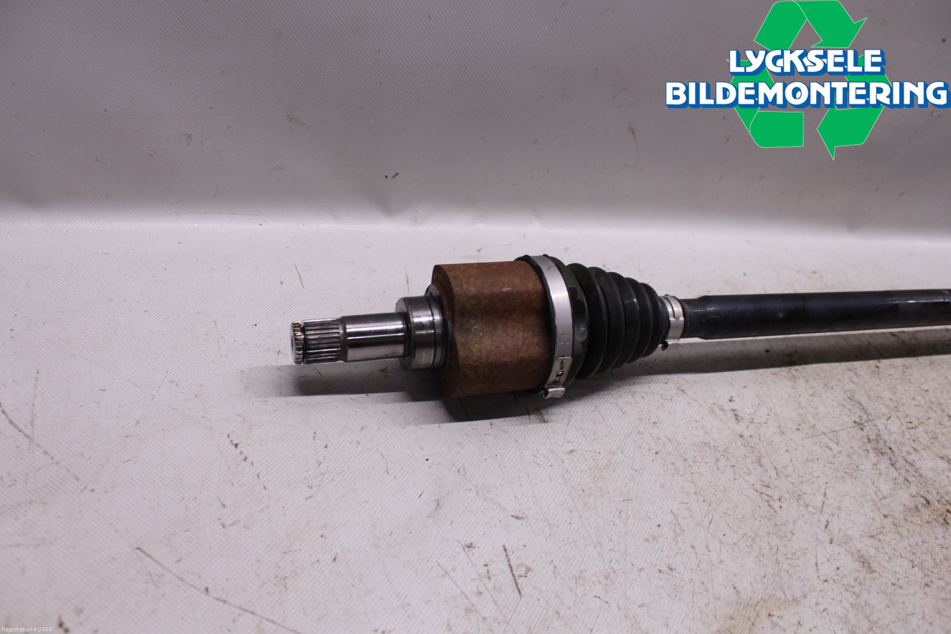 Volkswagen VW UP! / E-UP! Drivaxel Fram Höger