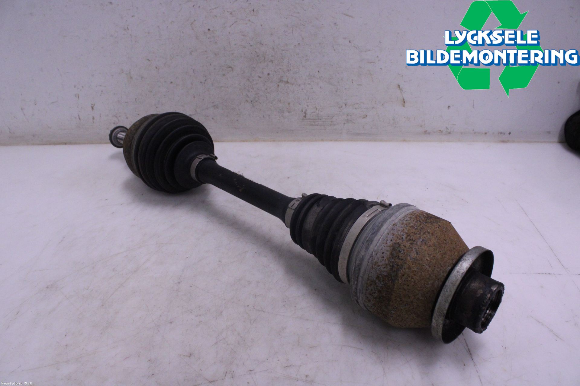 Volkswagen VW TRANSP/CARAVELLE (T5) 04-15 Drivaxel Fram Vänster