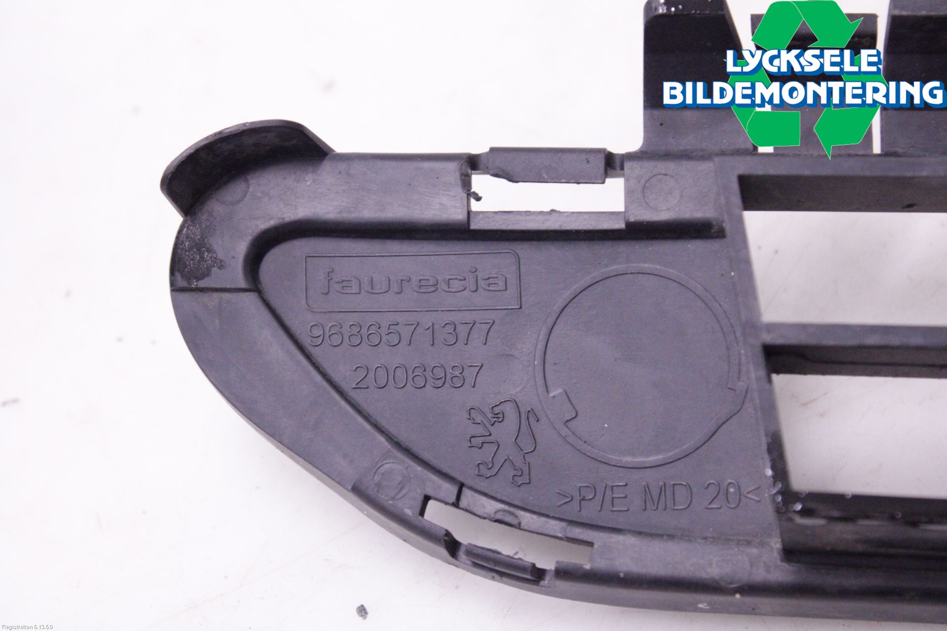 Peugeot 508 11-18 Grilldel Mitt