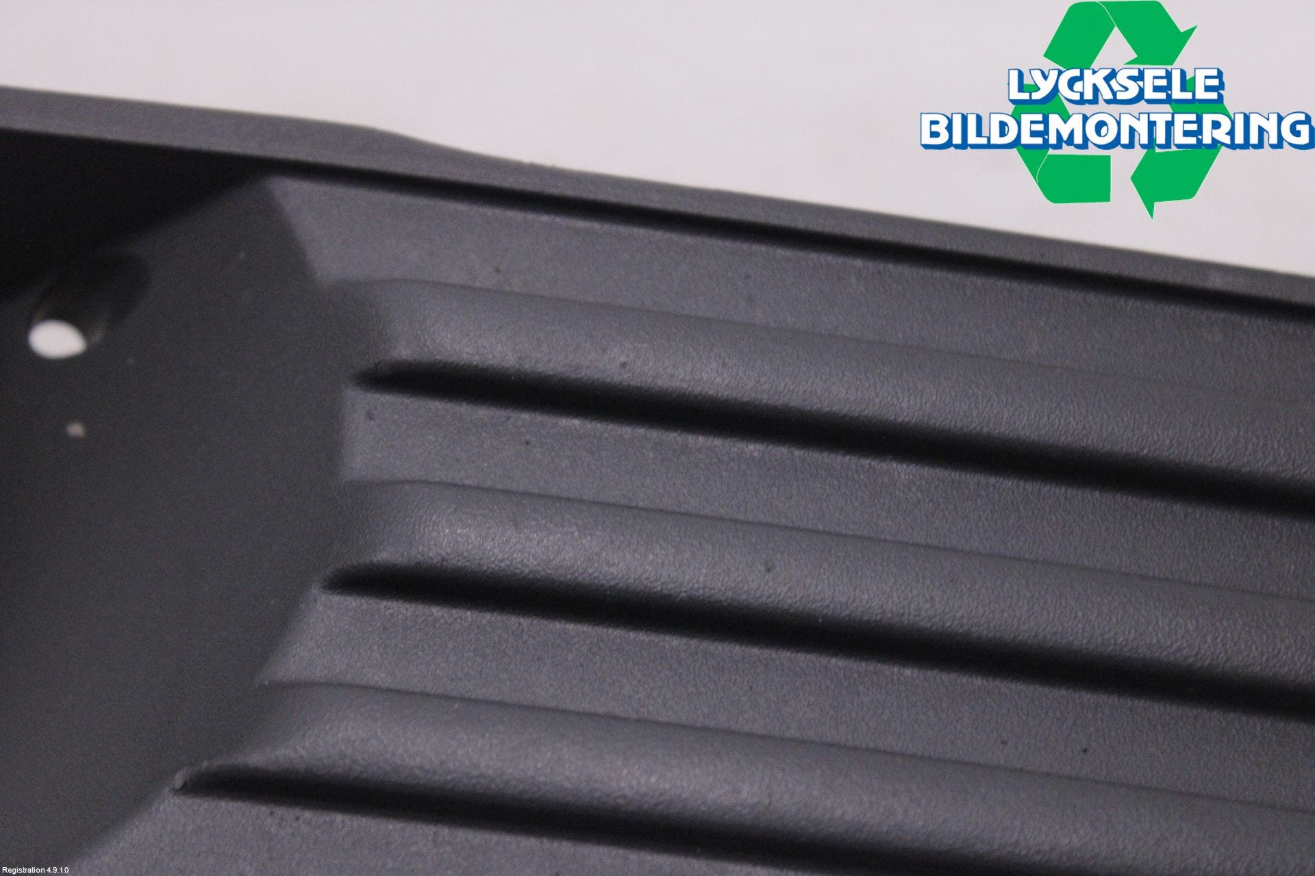 Ford FOCUS 04-07 Dimljussarg Fram