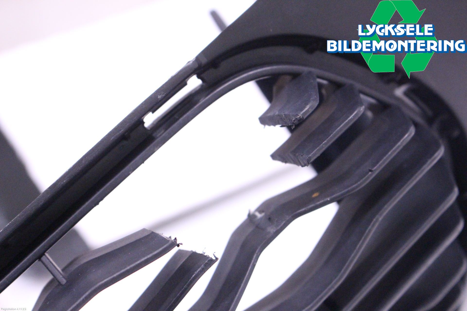 Dacia DUSTER 18-24 Grill-Galler